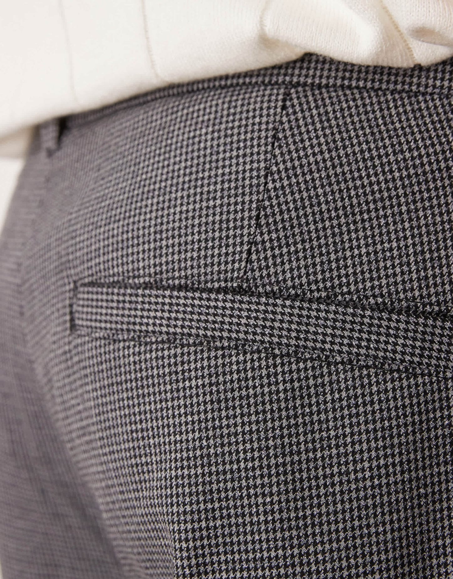 New Look front pleat smart trousers in mini grey check - ASOS Sample Sale