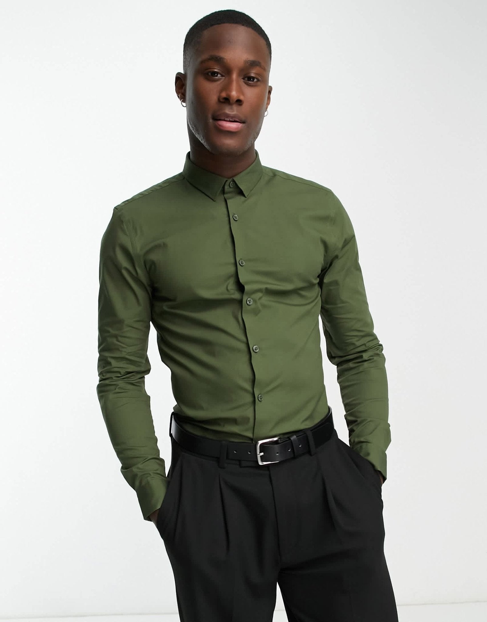 New Look long sleeve muscle fit poplin shirt in khaki - ASOS Sample Sale