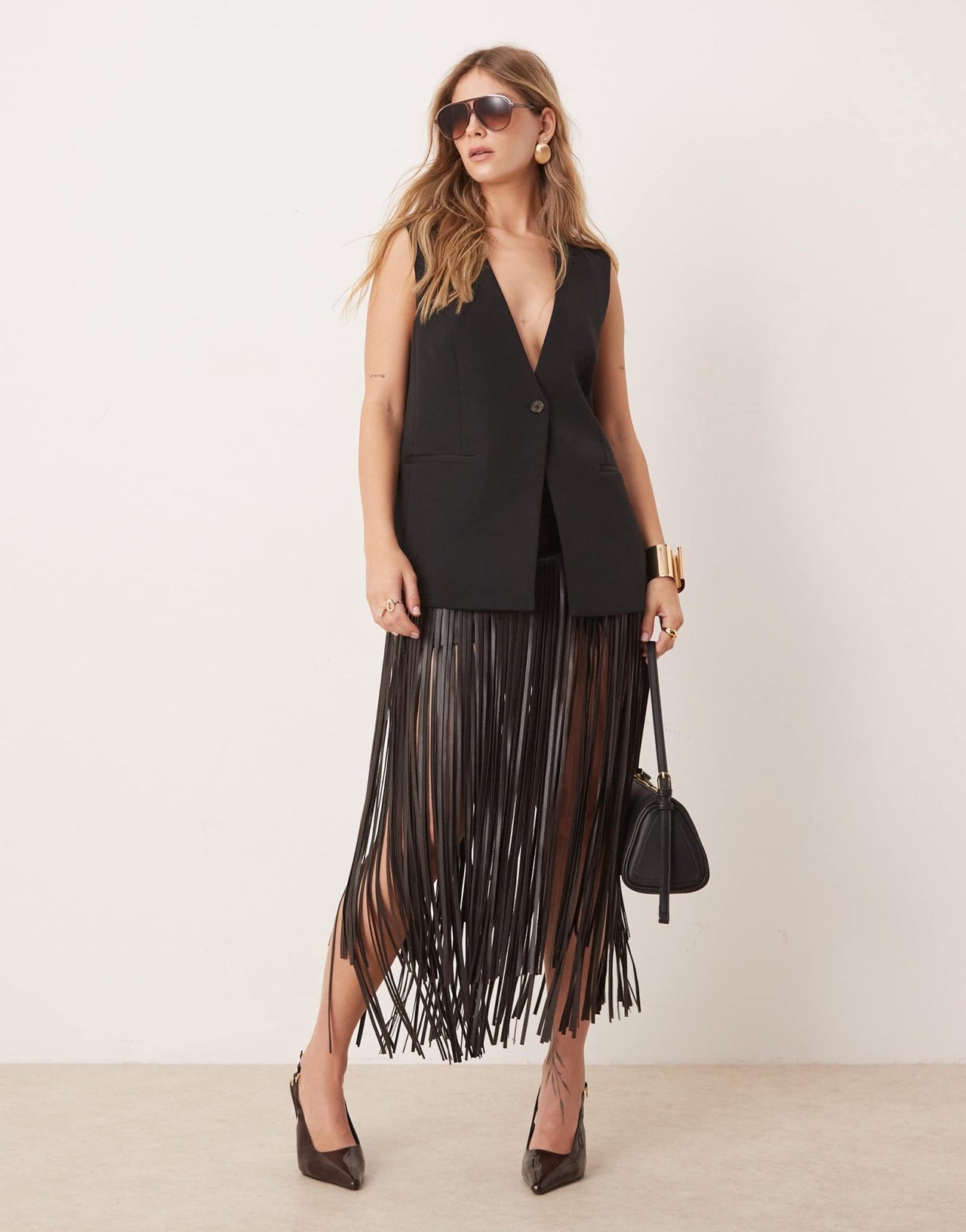 New Look longline waistcoat in black - ASOS Sample Sale