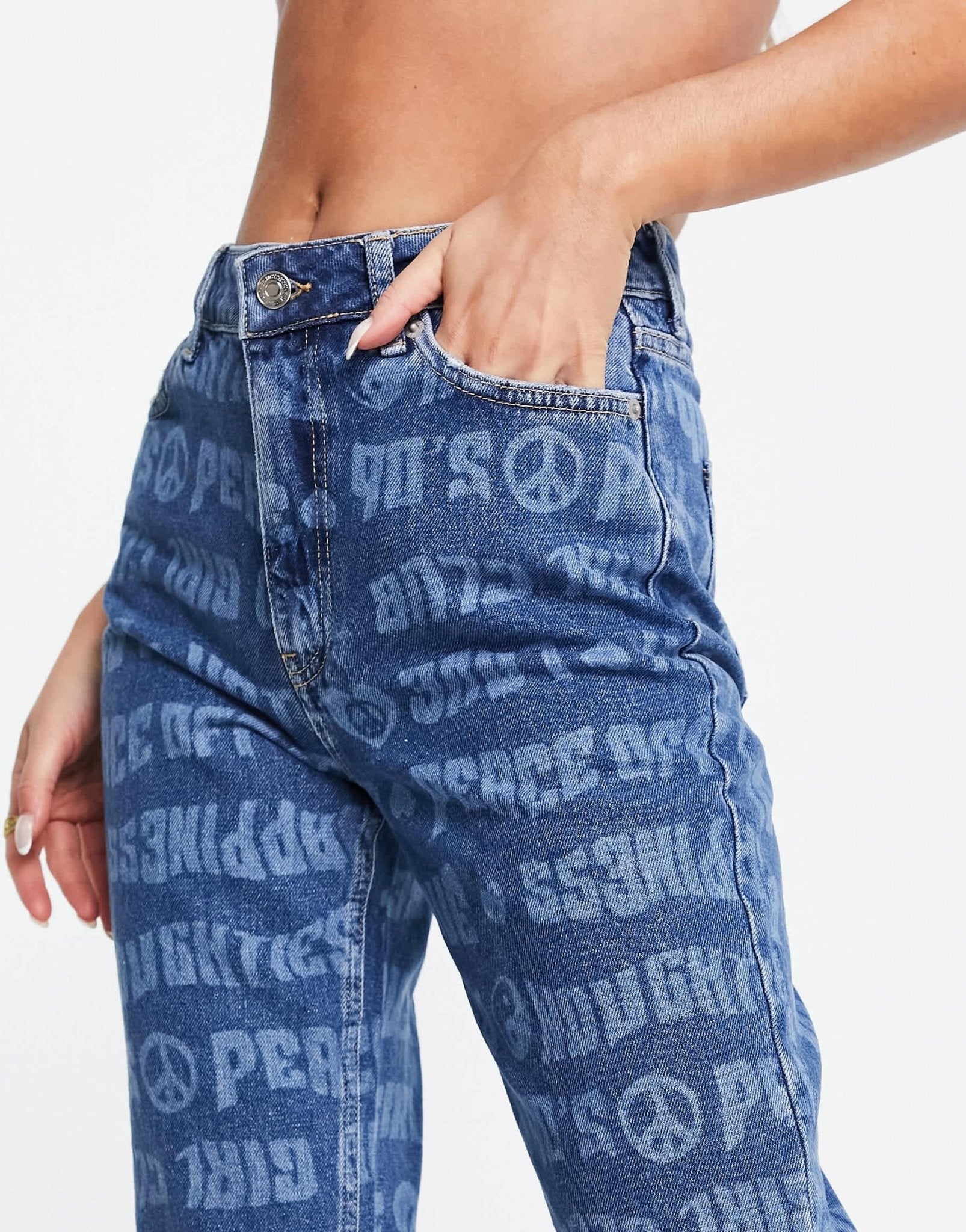 New Look mom jean in mid blue monogram print - ASOS Sample Sale