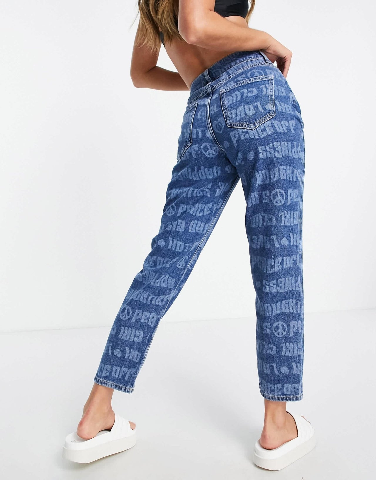 New Look mom jean in mid blue monogram print - ASOS Sample Sale