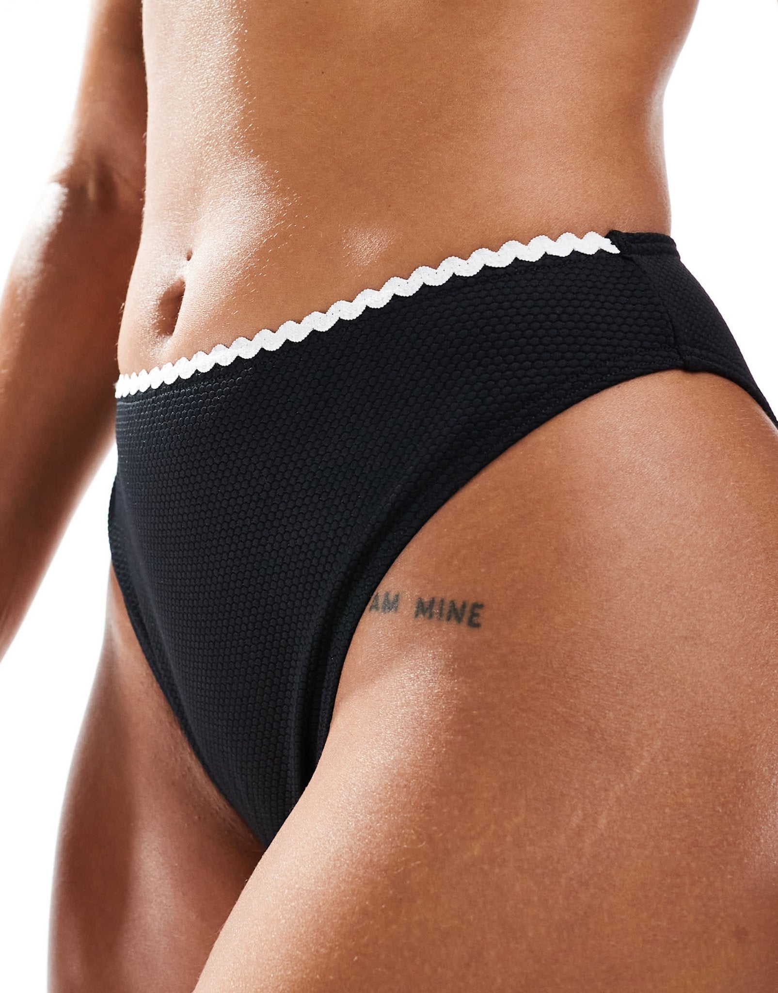 New Look one shoulder blanket stitch bikini bottoms in black - ASOS Sample Sale