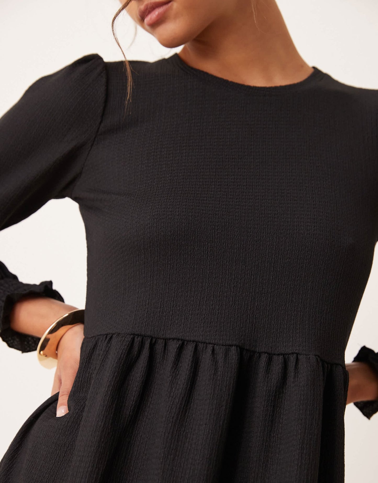 New Look plain crinkle long sleeve smock midi dress in black - ASOS Sample Sale