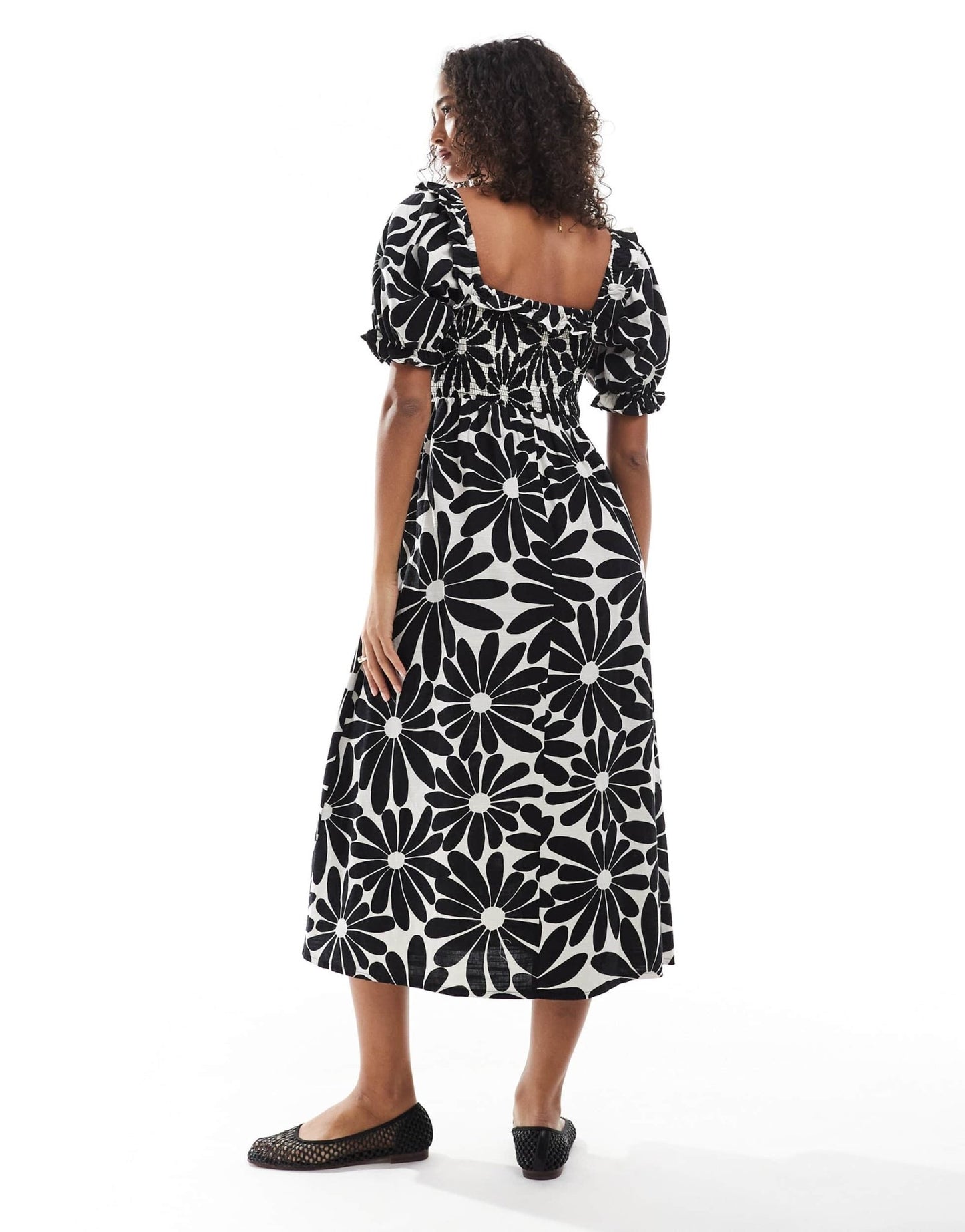 New Look puff sleeve milkmaid dress in black floral print - ASOS Sample Sale