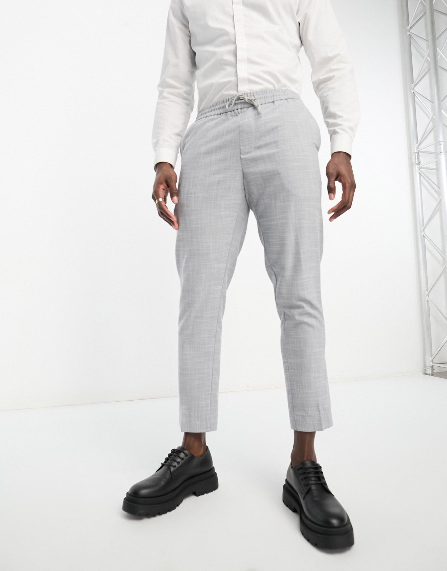 New Look pull on slim cropped trousers in grey texture - ASOS Sample Sale