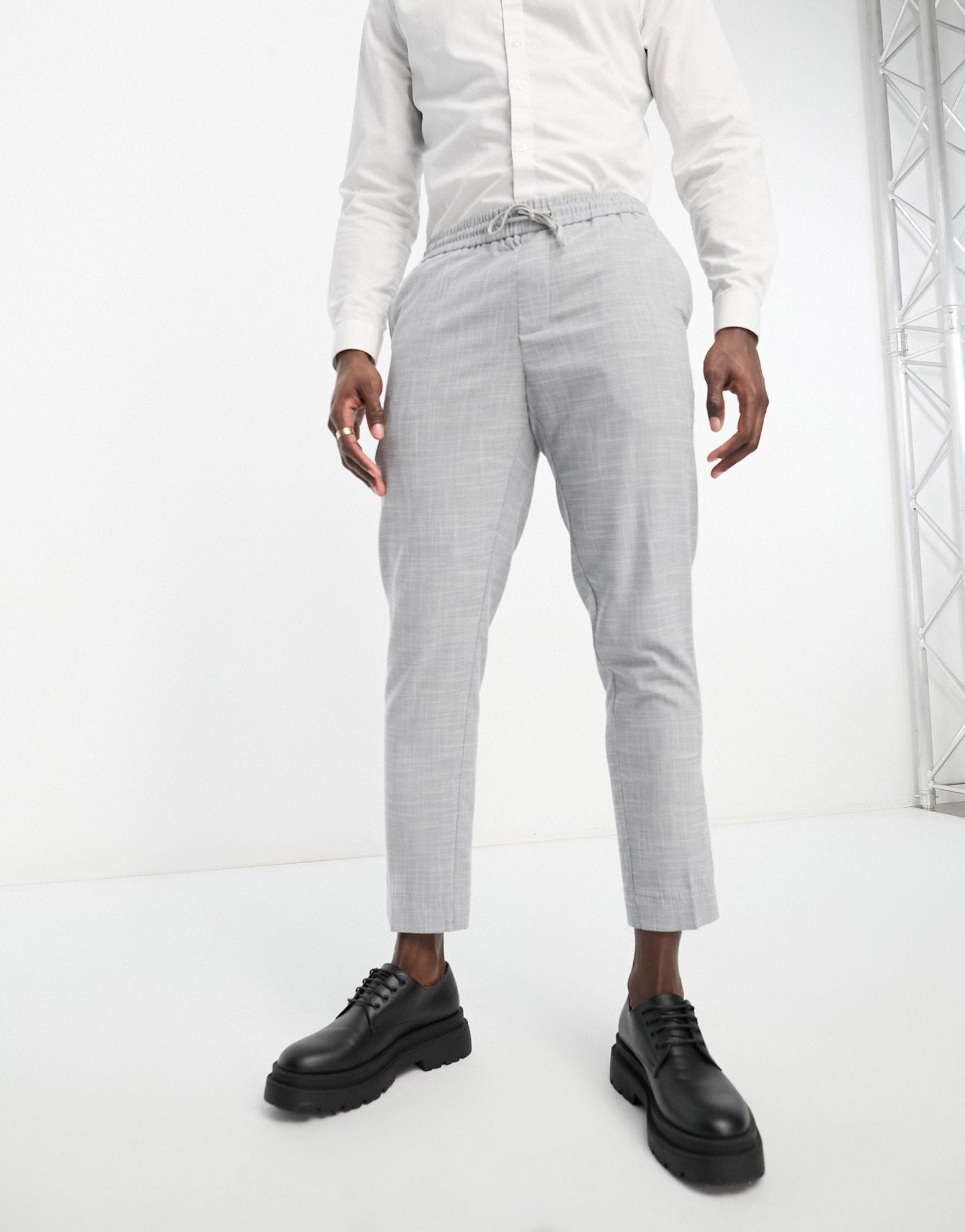 New Look pull on slim cropped trousers in grey texture - ASOS Sample Sale