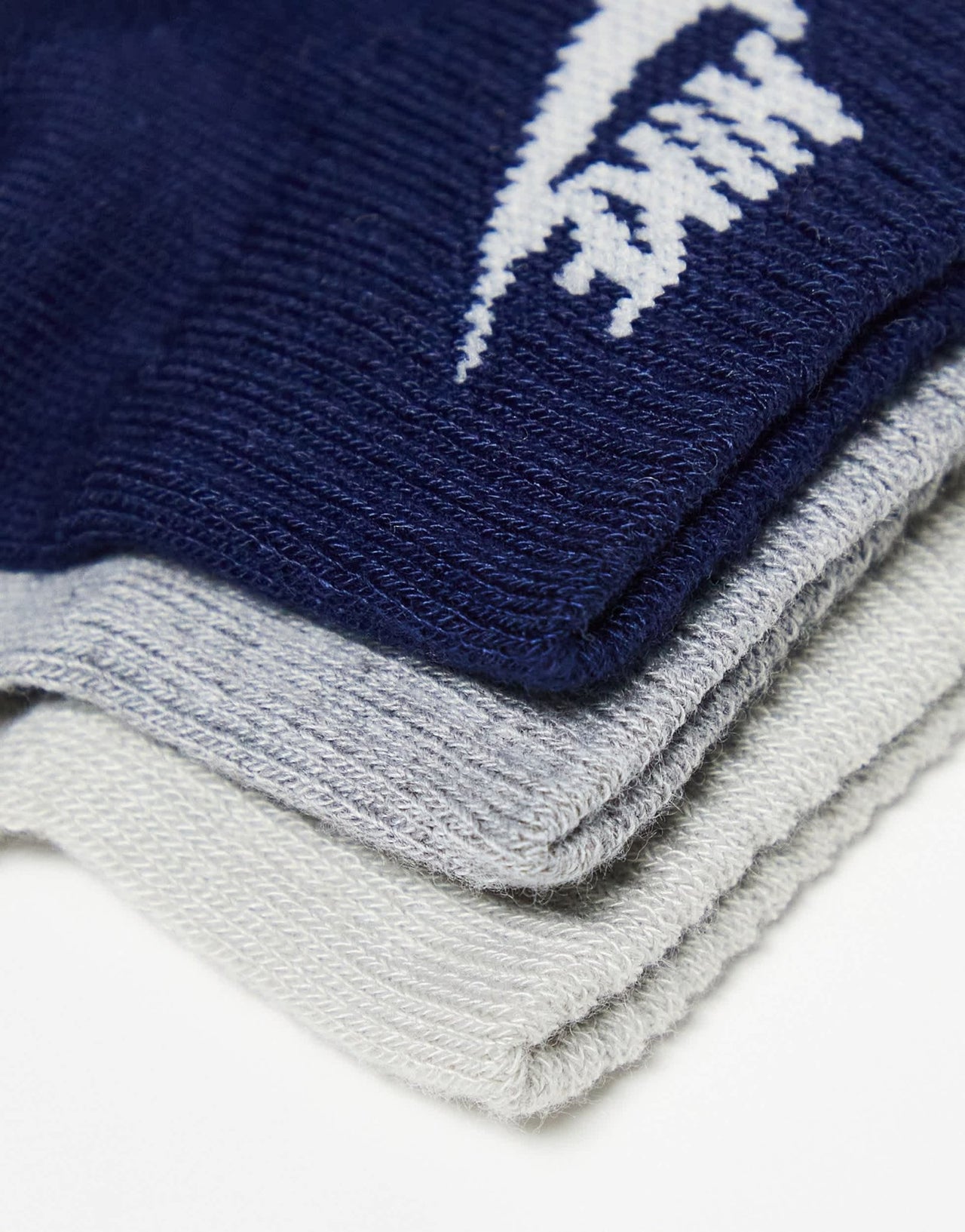 Nike 3 - pack ankle socks in beige, grey and navy - ASOS Sample Sale