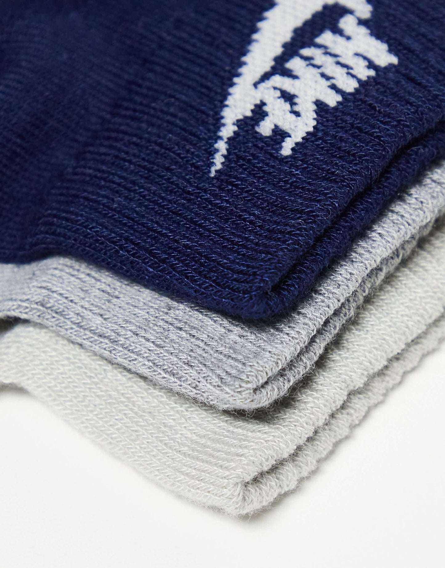 Nike 3 - pack ankle socks in beige, grey and navy - ASOS Sample Sale