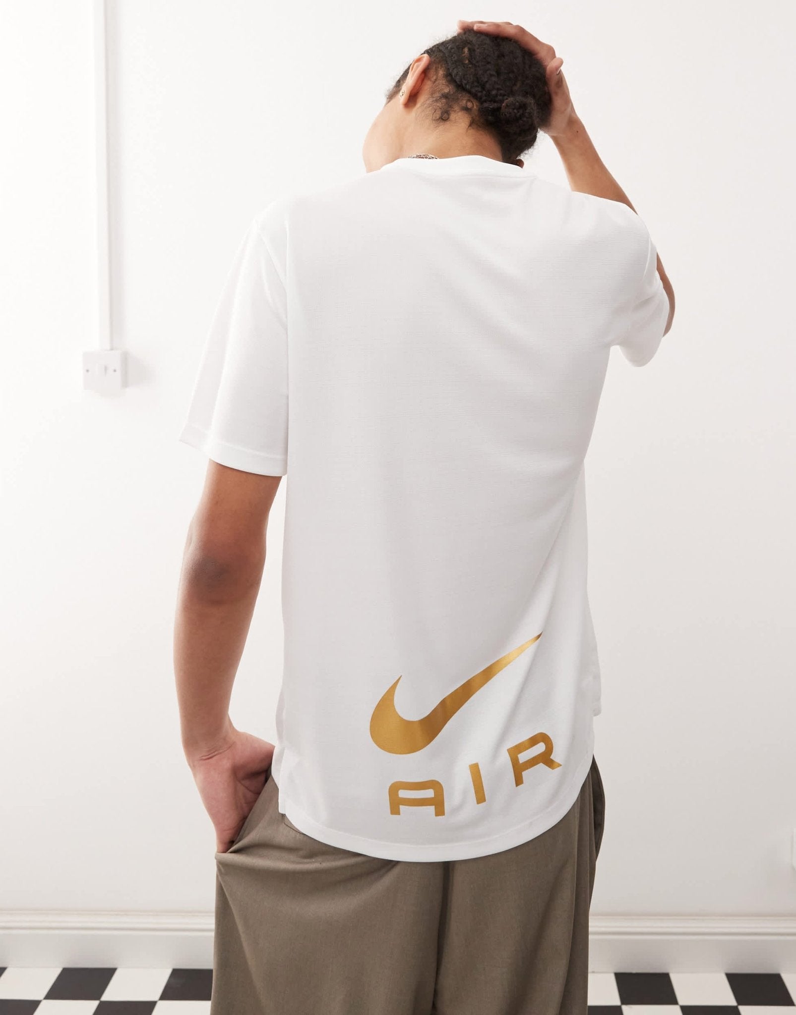 Nike Air graphic t-shirt in white - ASOS Sample Sale