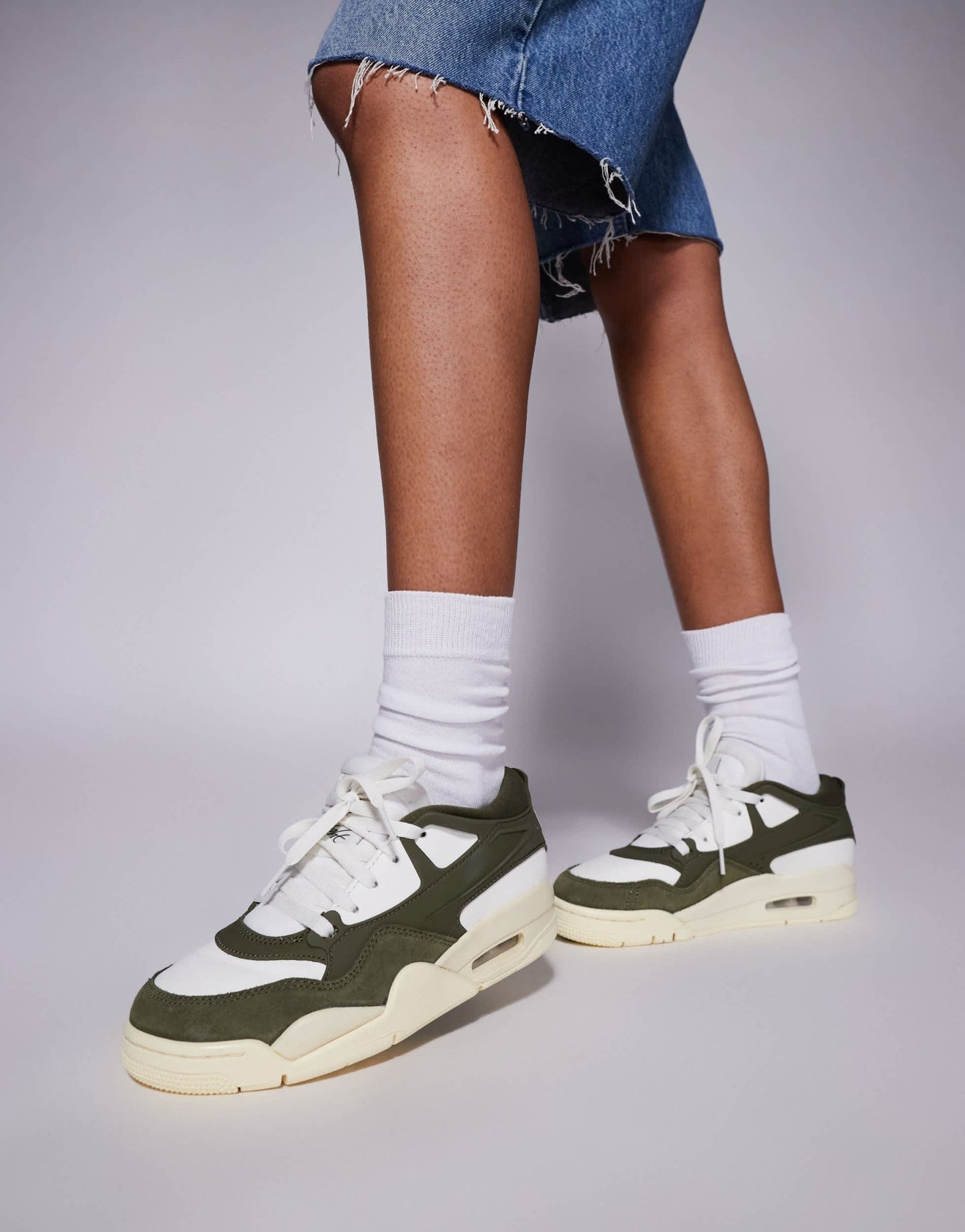 Nike Air Jordan 4 RM trainers in off-white and khaki - ASOS Sample Sale