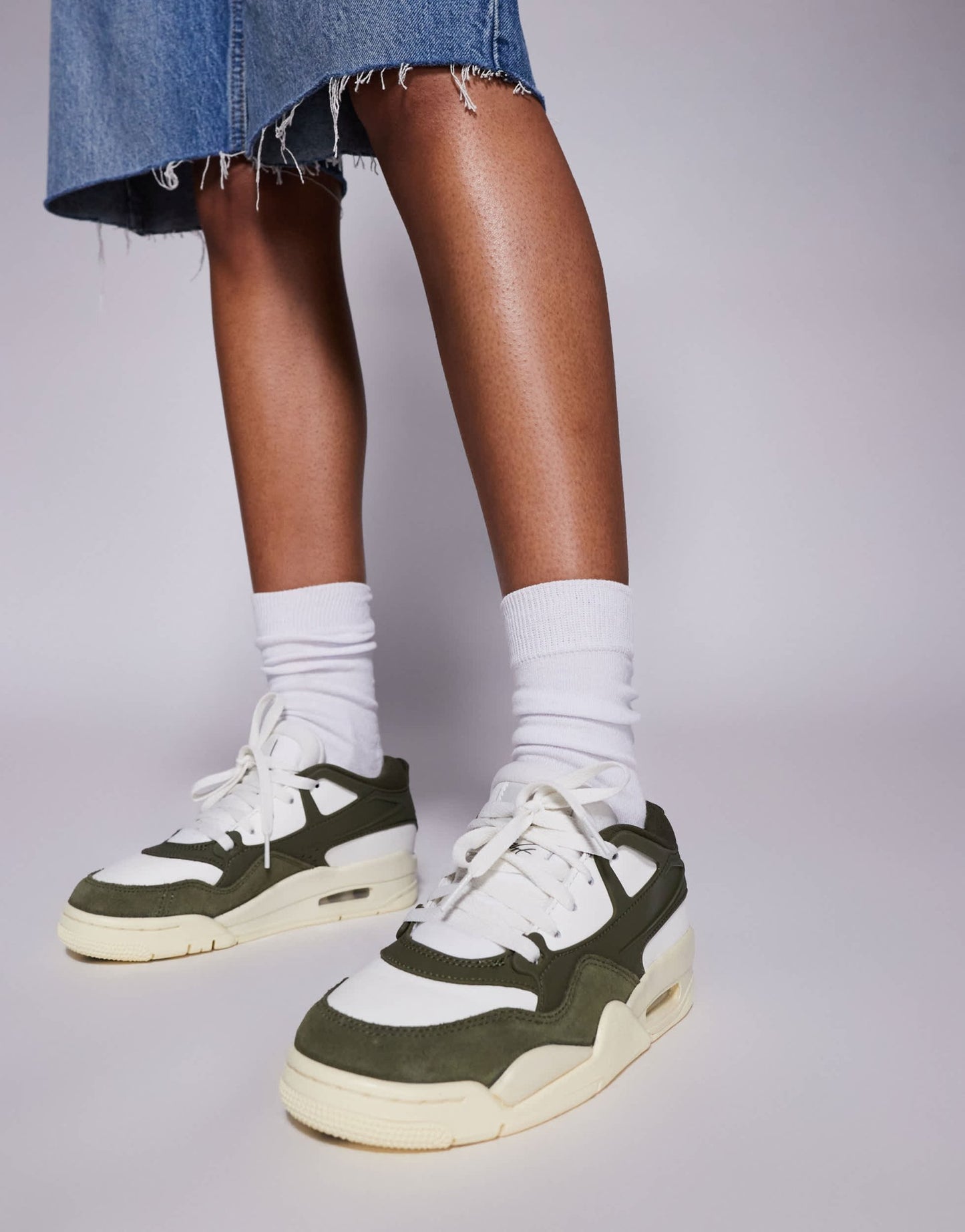 Nike Air Jordan 4 RM trainers in off-white and khaki - ASOS Sample Sale