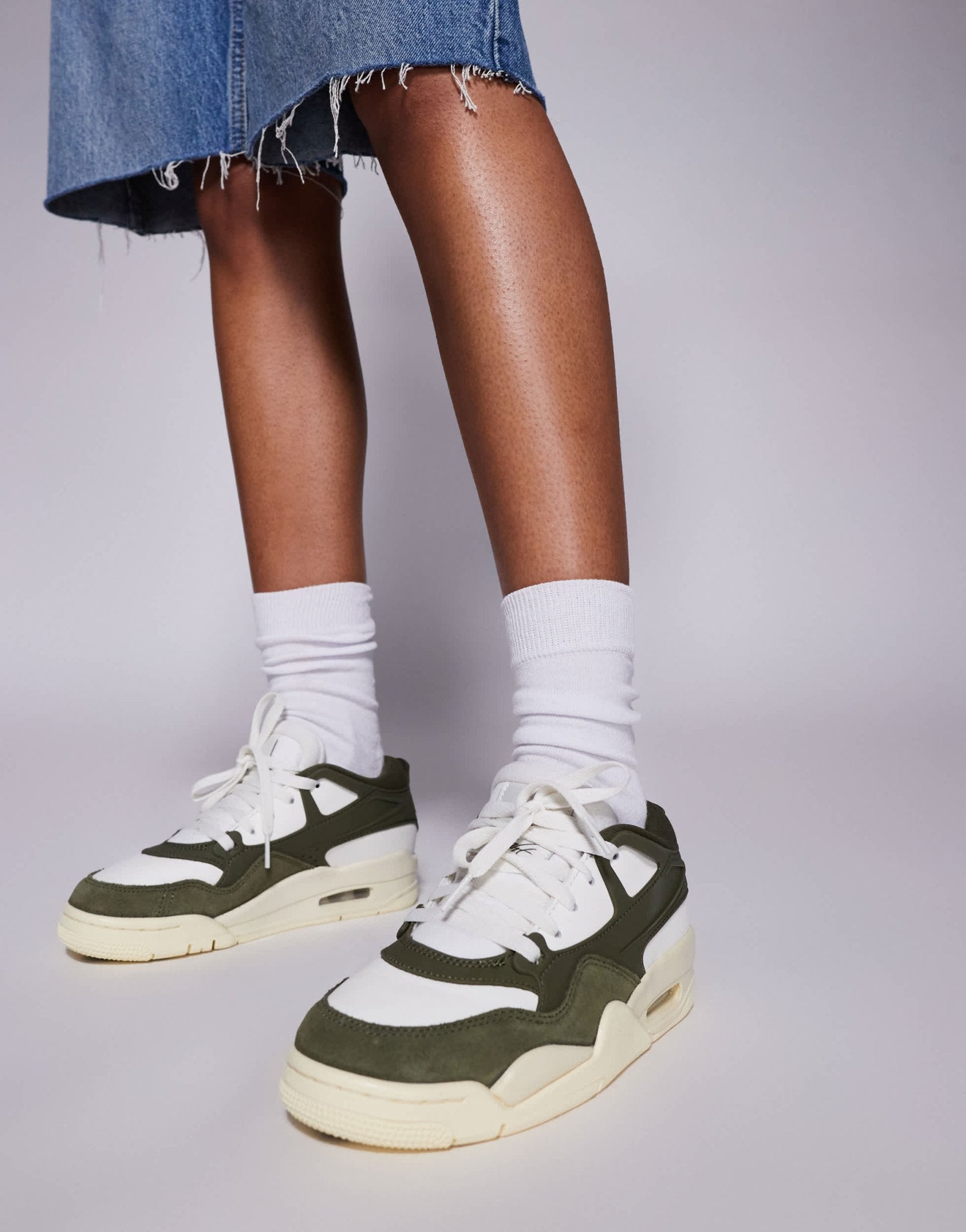 Nike Air Jordan 4 RM trainers in off-white and khaki - ASOS Sample Sale