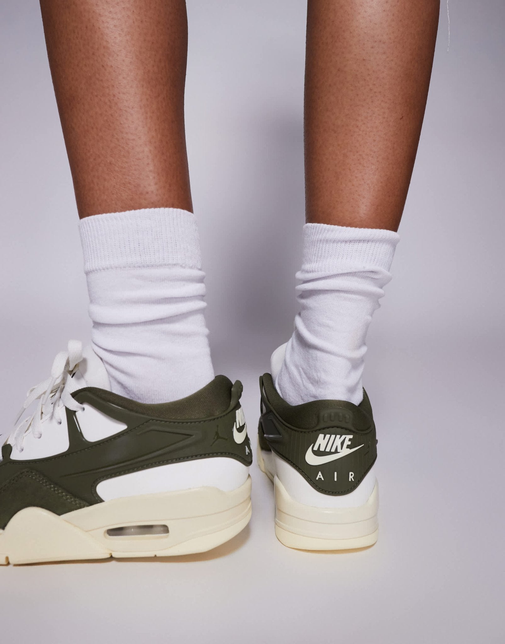 Nike Air Jordan 4 RM trainers in off-white and khaki - ASOS Sample Sale