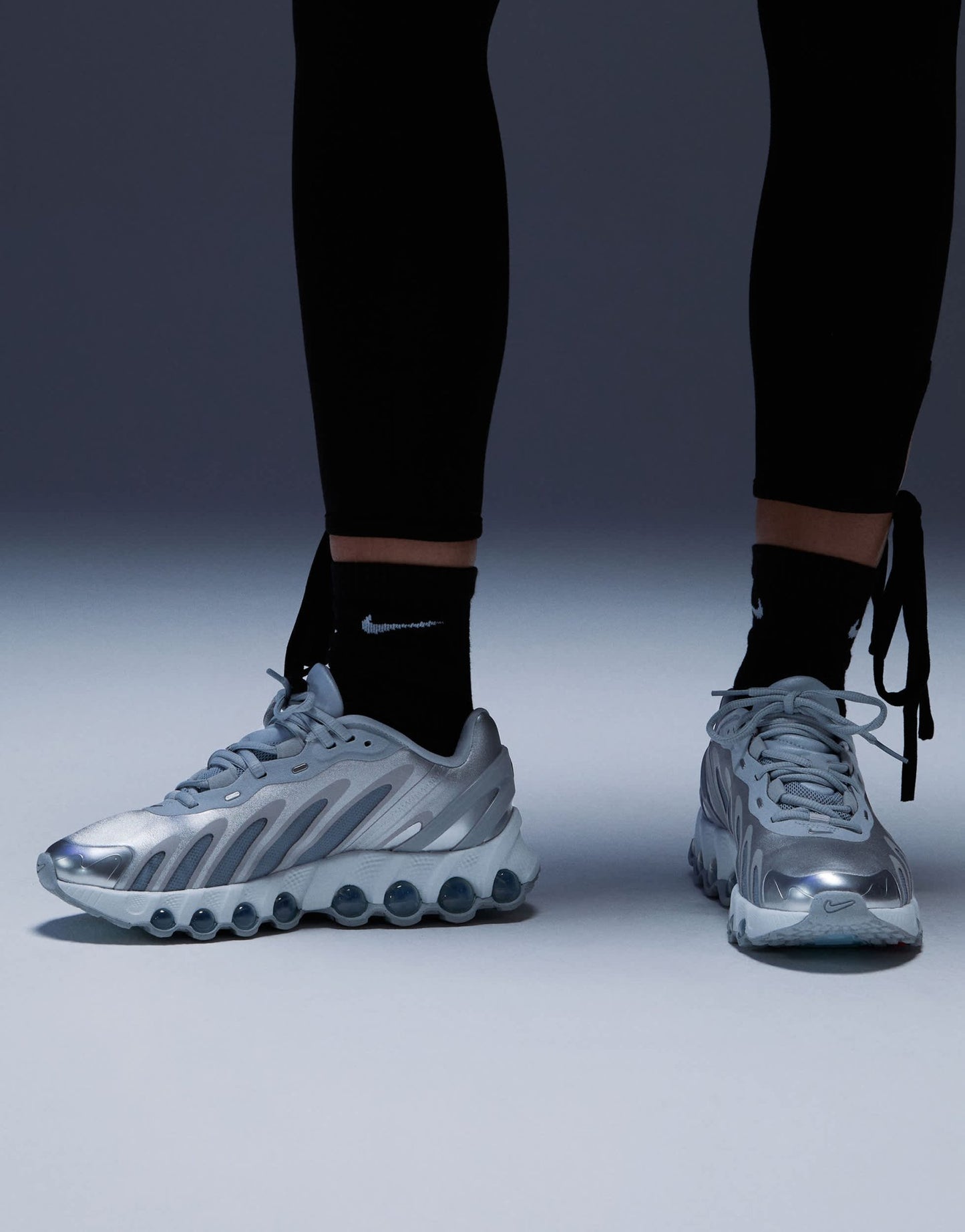 Nike Air Max DN8 trainers in white and silver - ASOS Sample Sale