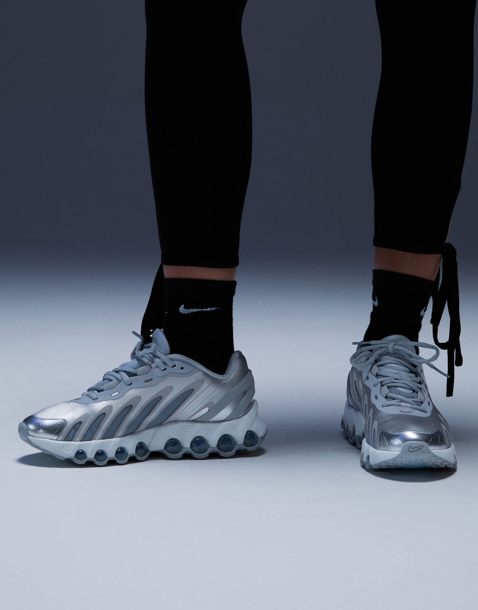 Nike Air Max DN8 trainers in white and silver - ASOS Sample Sale