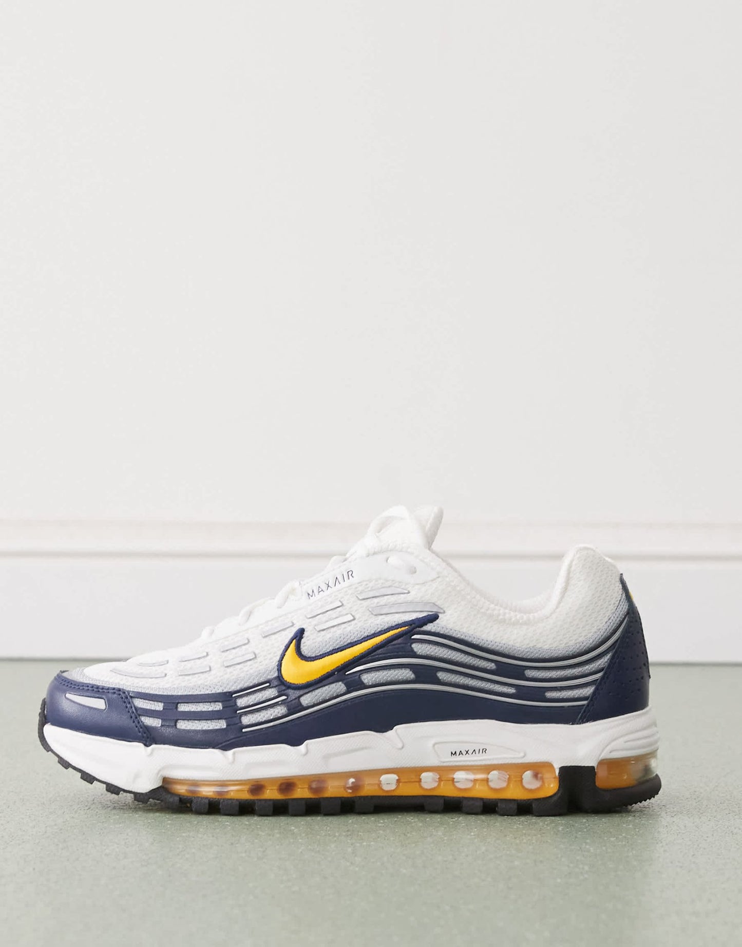 Nike Air Max TL 2.5 trainers in white and navy - ASOS Sample Sale