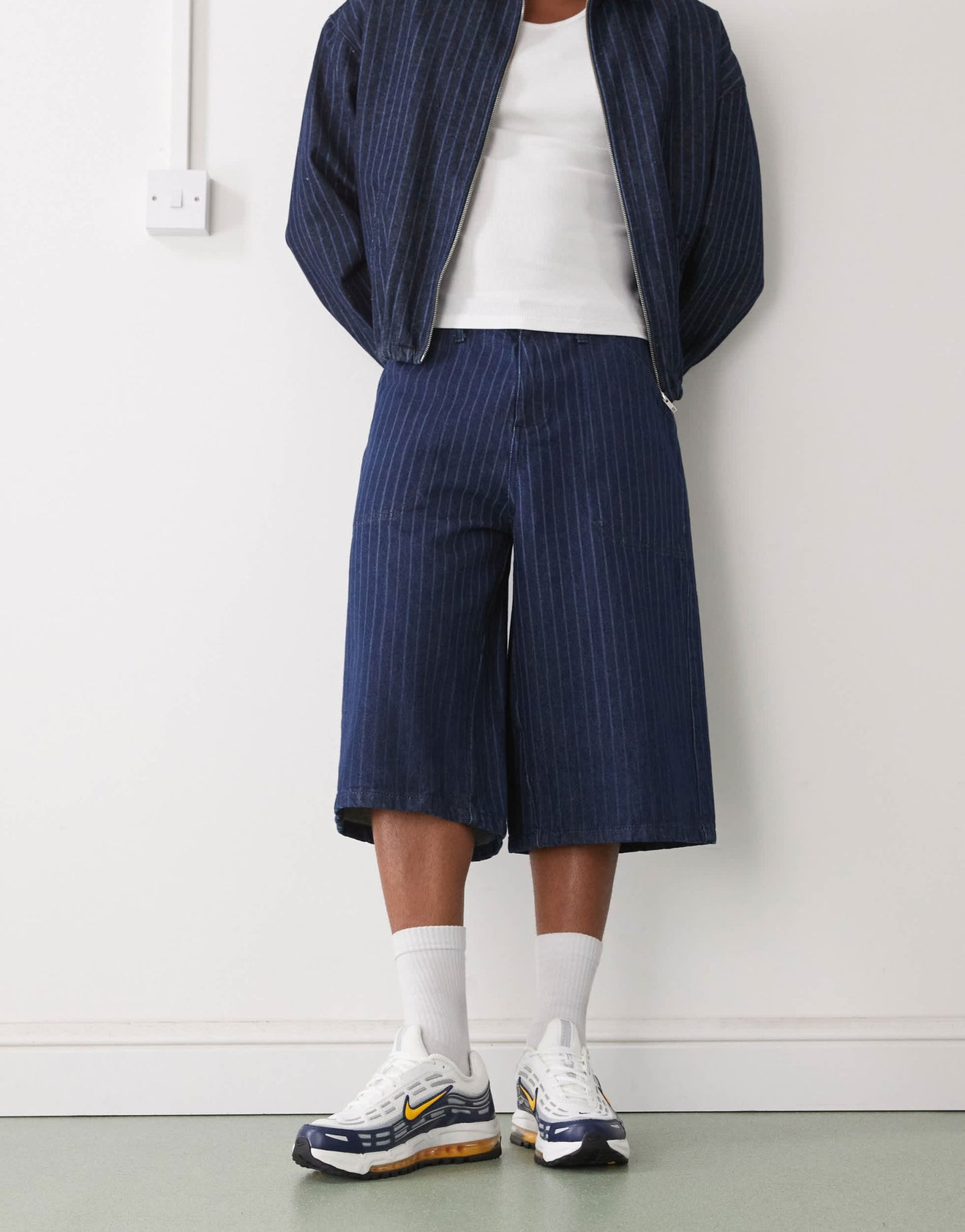 Nike Air Max TL 2.5 trainers in white and navy - ASOS Sample Sale