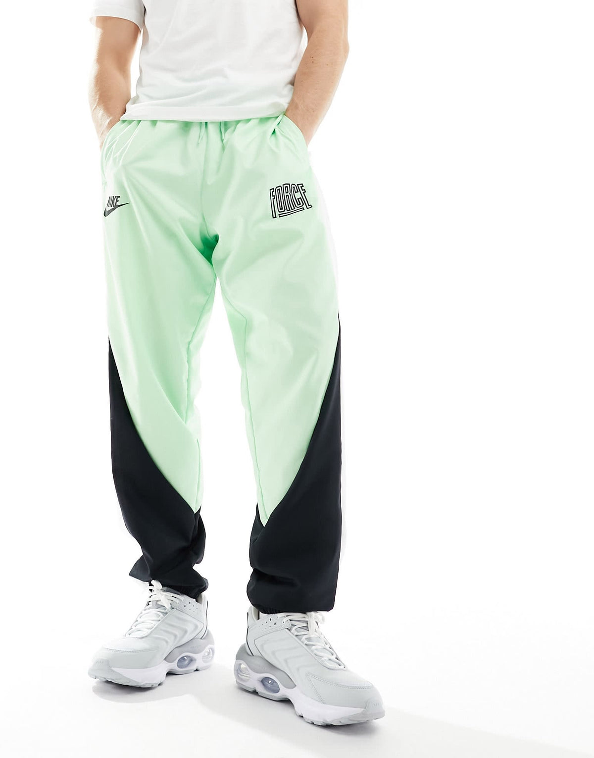 Nike Basketball Starting 5 woven trousers in green - ASOS Sample Sale