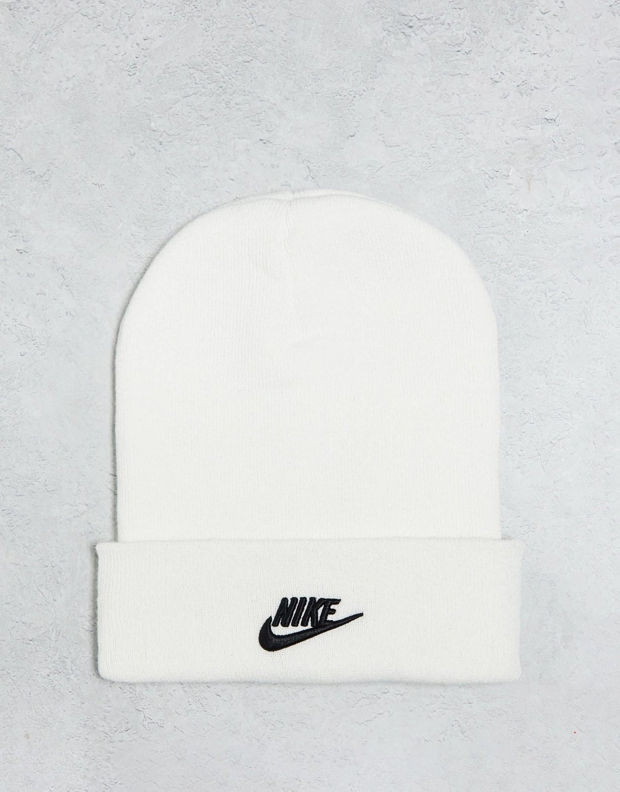 Nike beanie in white - ASOS Sample Sale