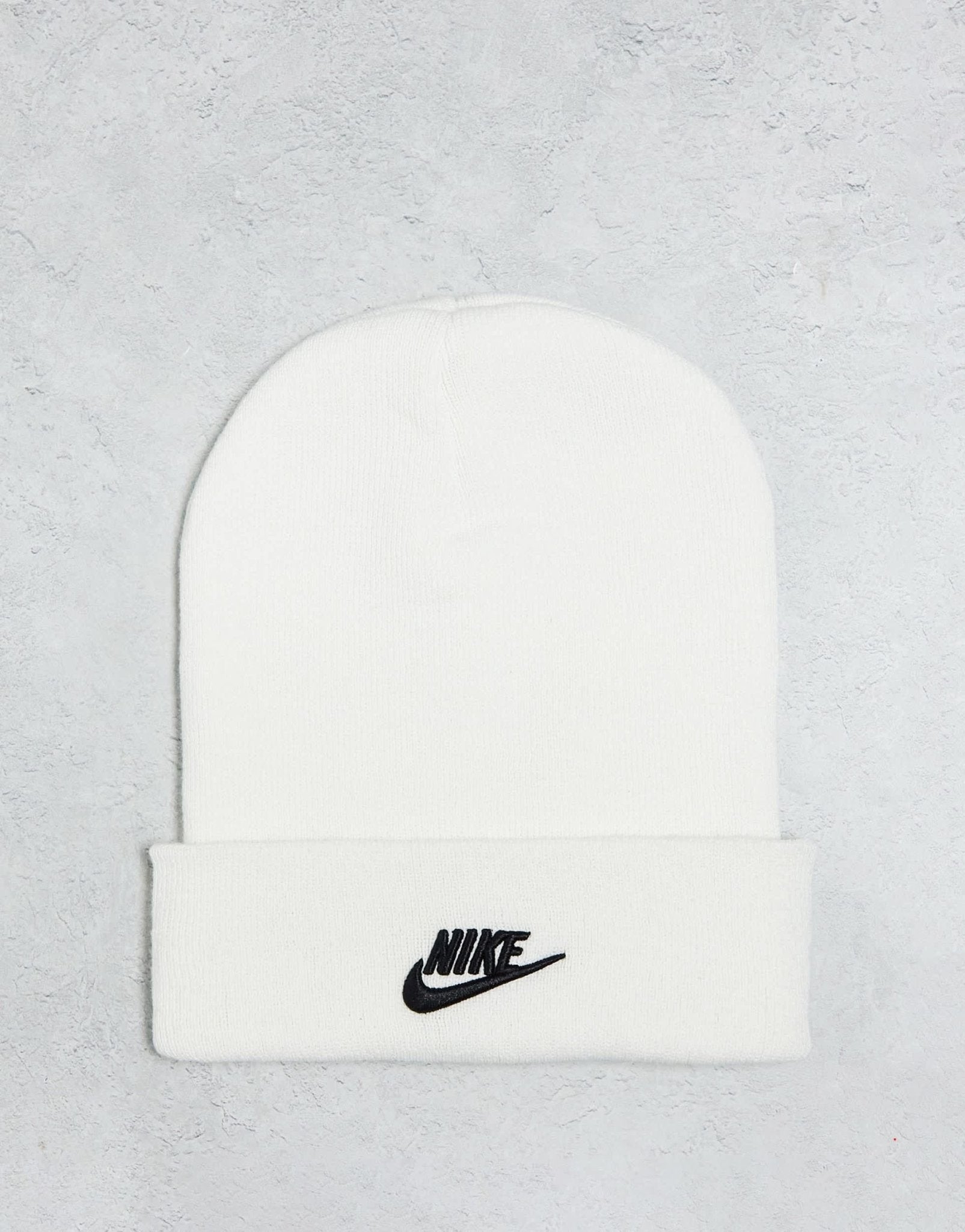 Nike beanie in white - ASOS Sample Sale