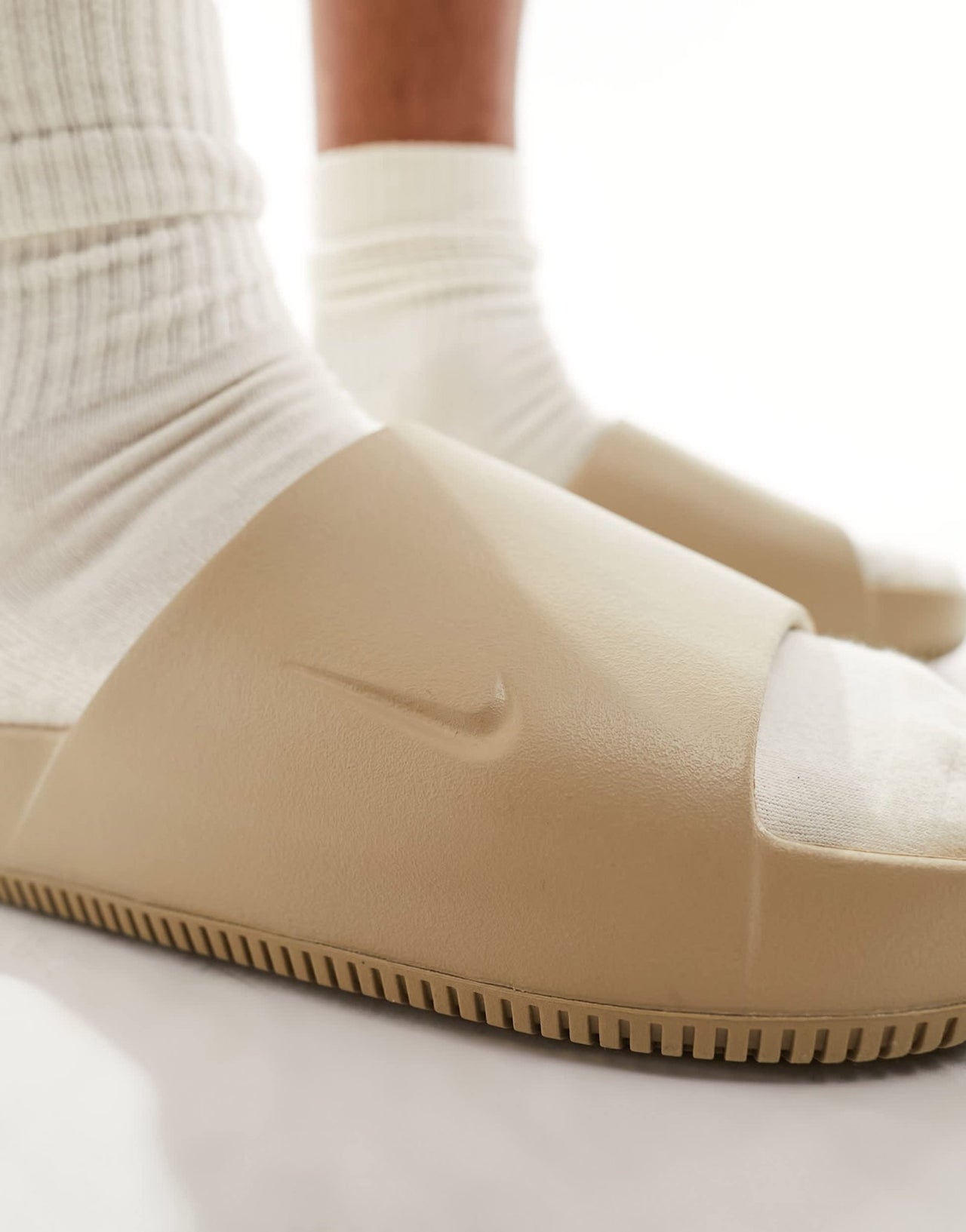 Nike Calm sliders in beige - ASOS Sample Sale