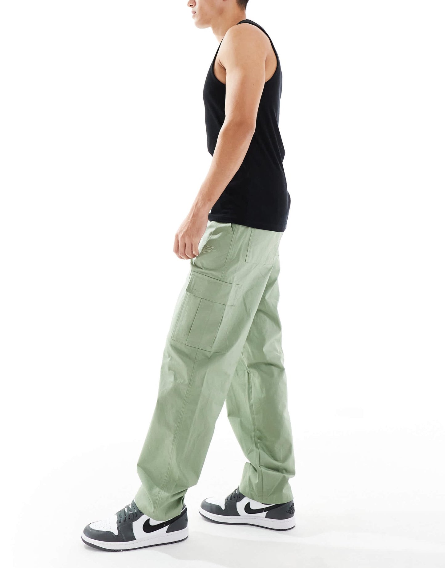 Nike Club cargo trousers in green - ASOS Sample Sale
