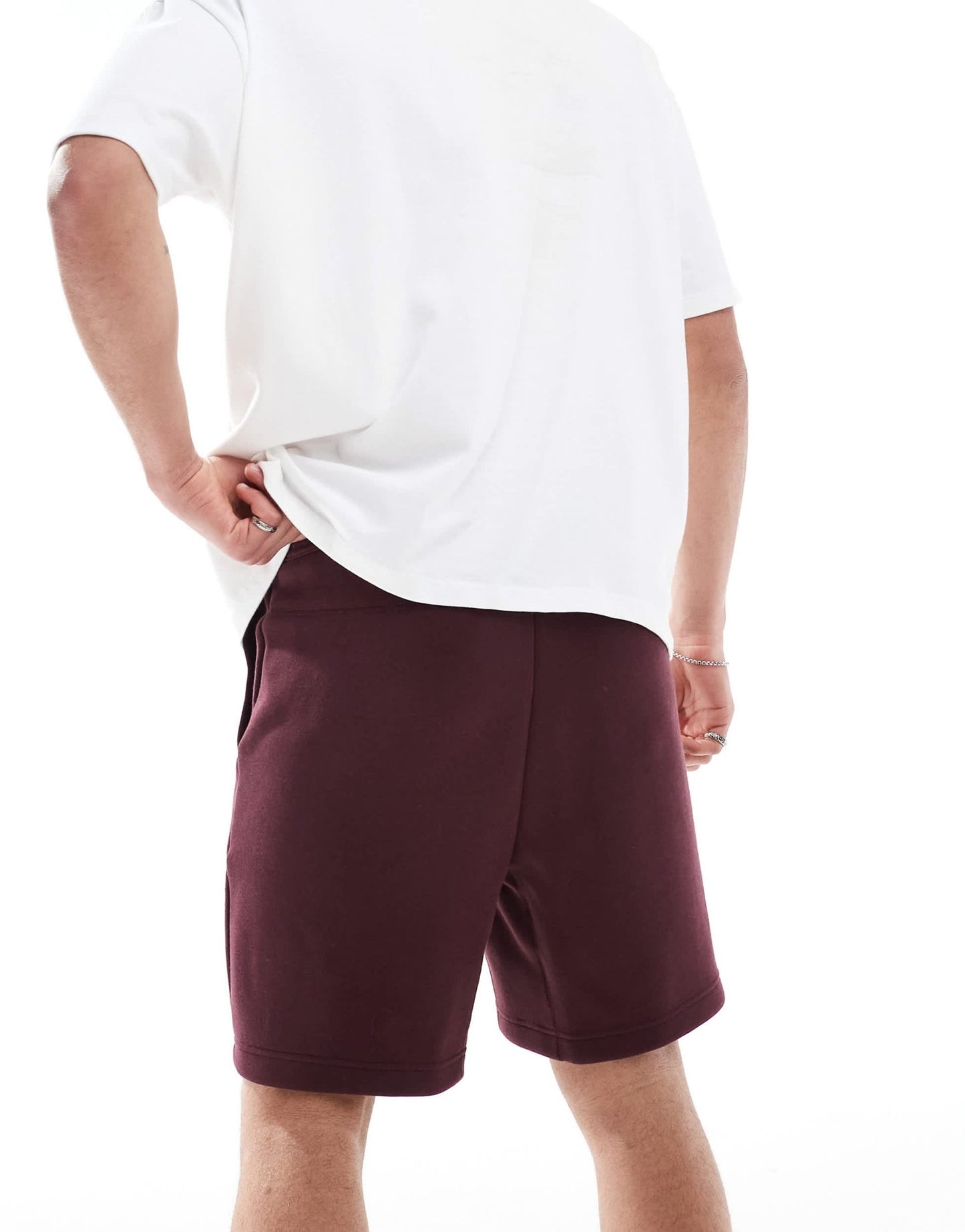 Nike Club tech fleece shorts in burgundy - ASOS Sample Sale