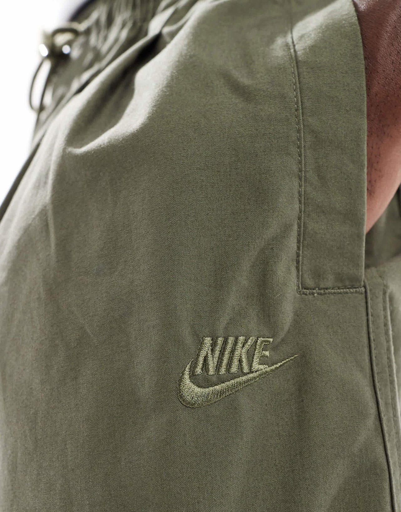 Nike Club Woven oversized short in green - ASOS Sample Sale
