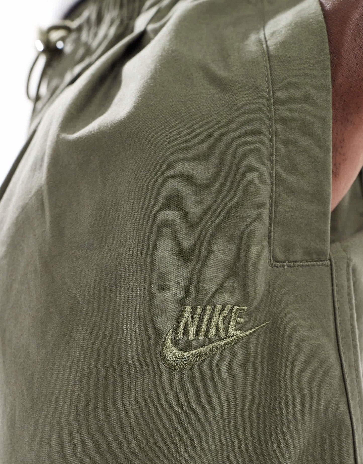 Nike Club Woven oversized short in green - ASOS Sample Sale