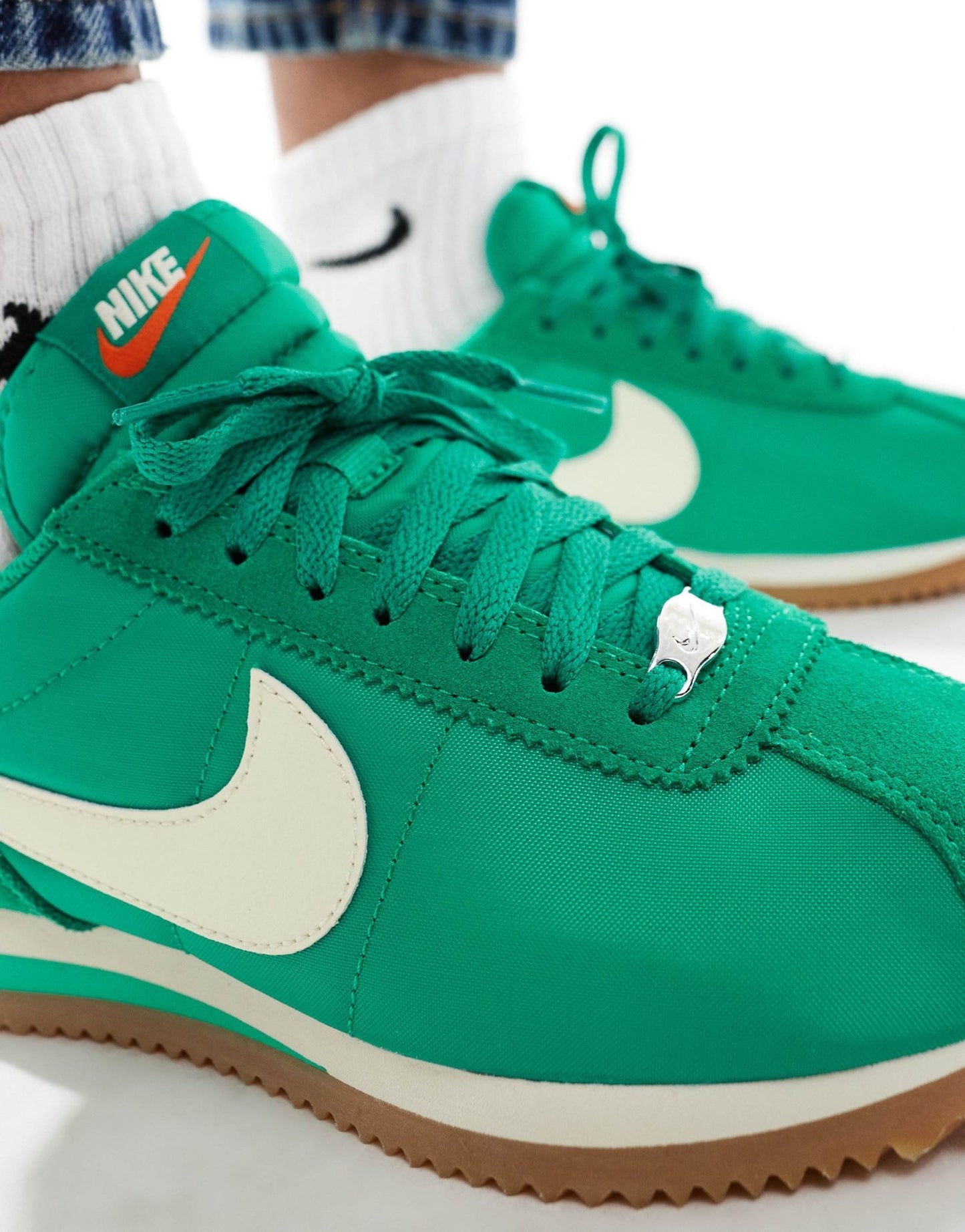 Nike Cortez TXT trainers in green and white - ASOS Sample Sale