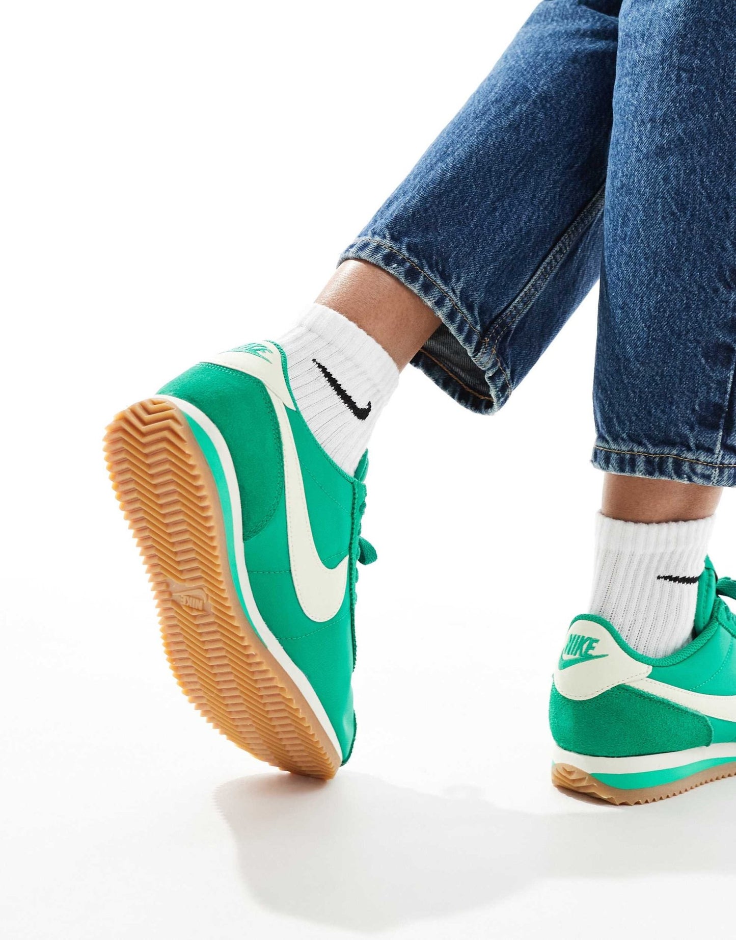 Nike Cortez TXT trainers in green and white - ASOS Sample Sale