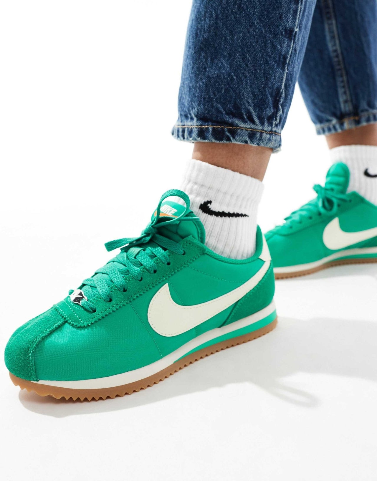 Nike Cortez TXT trainers in green and white - ASOS Sample Sale