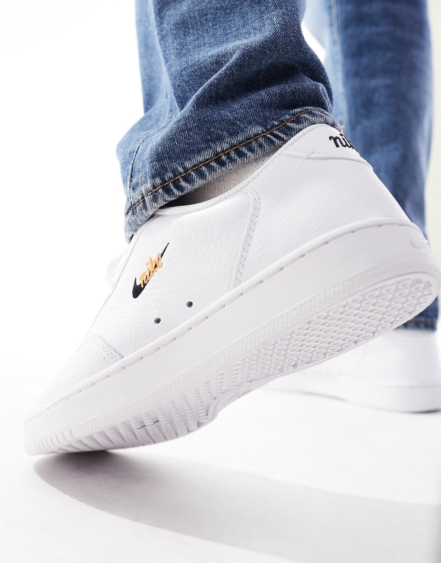 Nike Court Vintage Premium trainers in white - ASOS Sample Sale