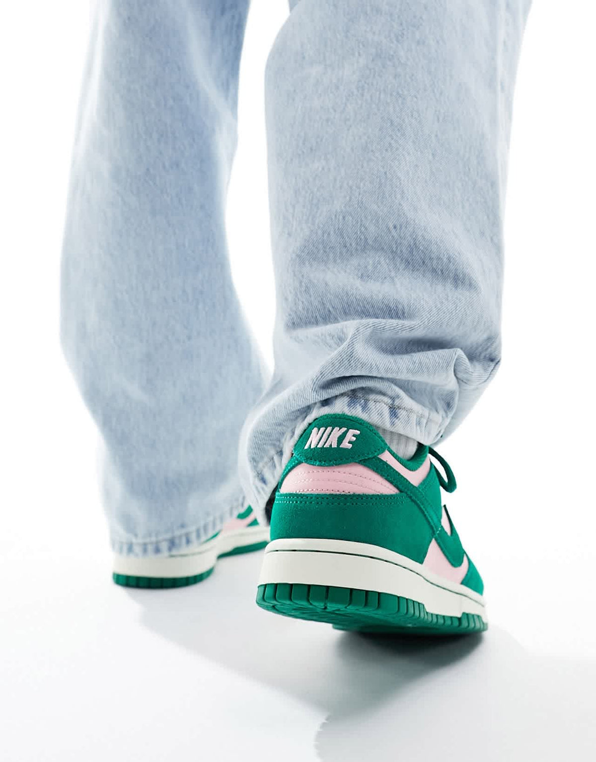Nike Dunk Low Retro trainers in green and pink - ASOS Sample Sale