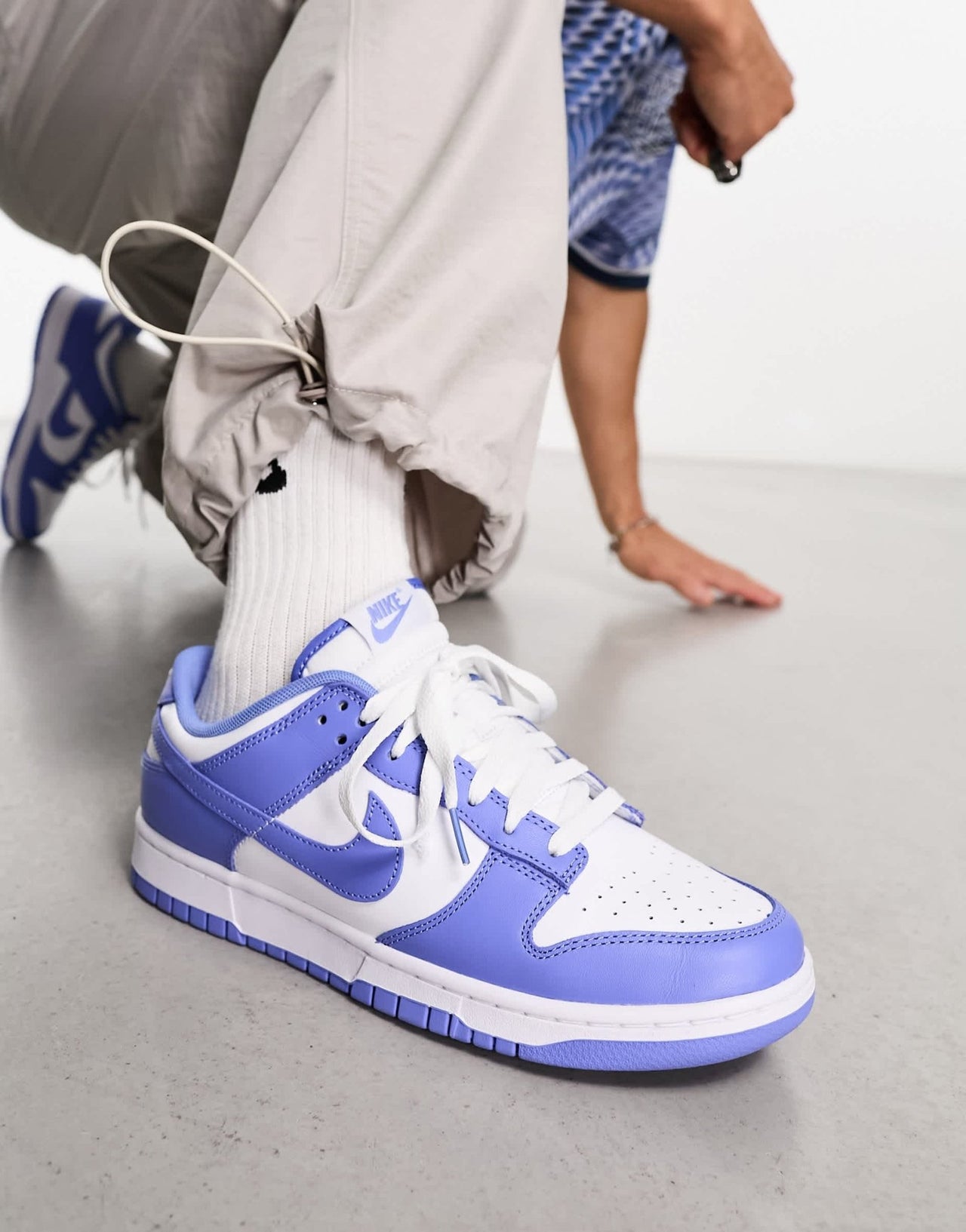 Nike Dunk Low Retro trainers in white and blue - ASOS Sample Sale