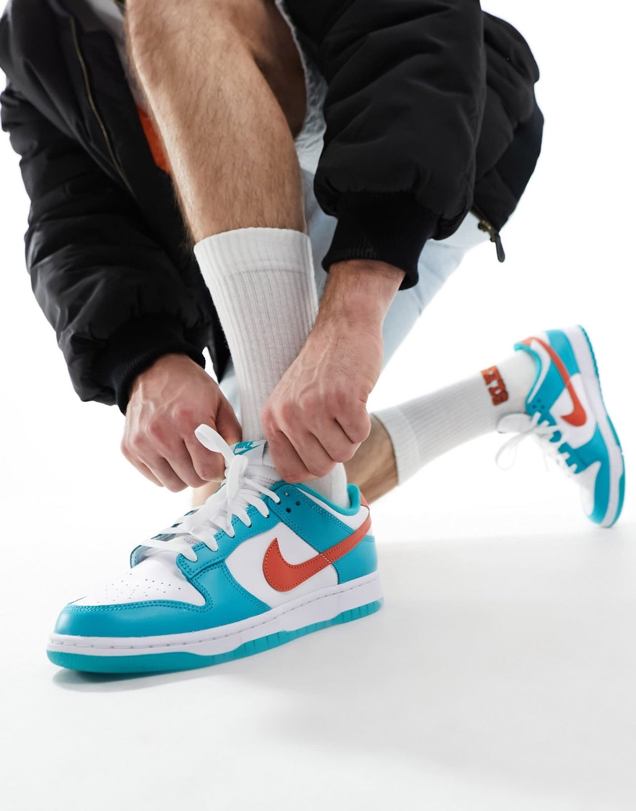 Nike Dunk Low Retro trainers in white and blue - ASOS Sample Sale