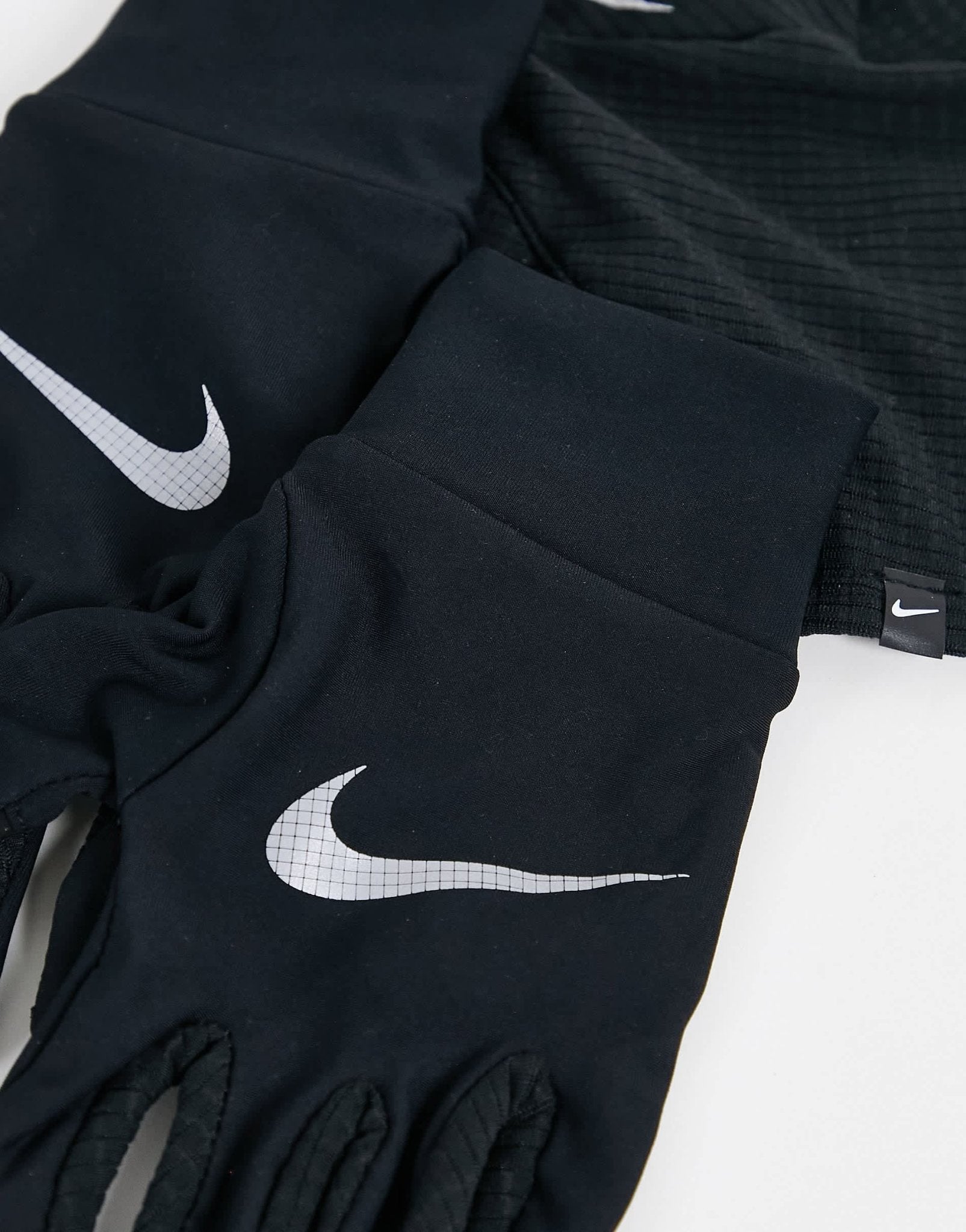 Nike Essential hat and glove set hat and gloves set in black - ASOS Sample Sale