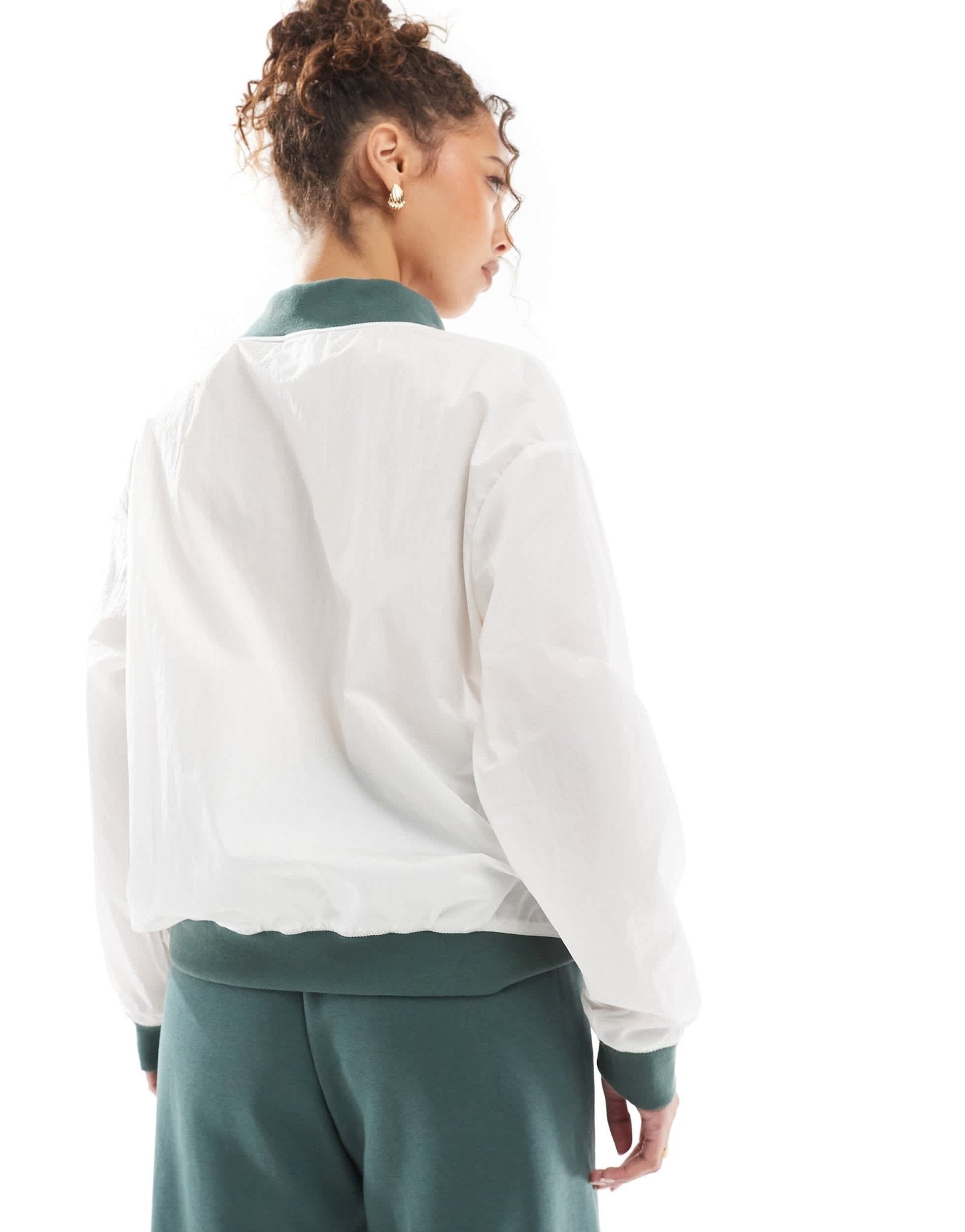 Nike Essential woven v-neck sweatshirt in off white and green - ASOS Sample Sale