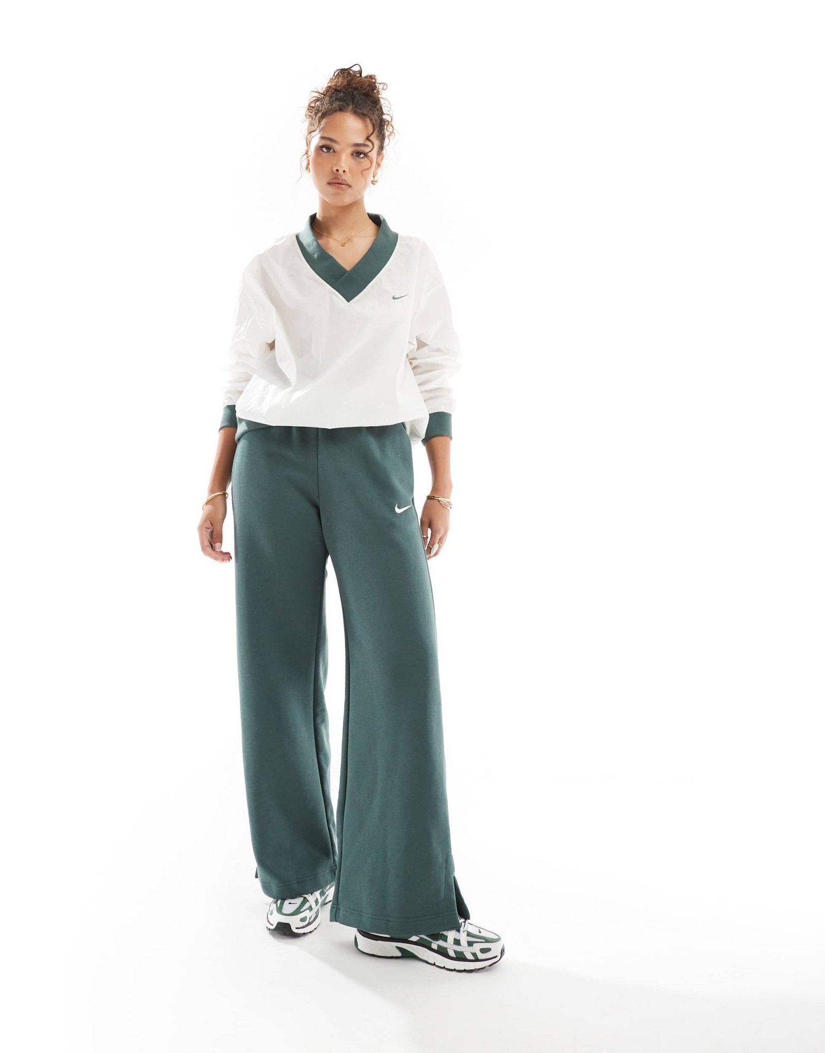 Nike Essential woven v-neck sweatshirt in off white and green - ASOS Sample Sale