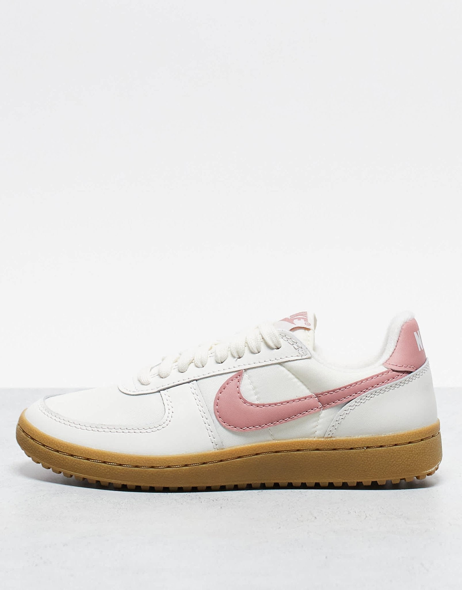 Nike Field General trainers in white and pink - ASOS Sample Sale