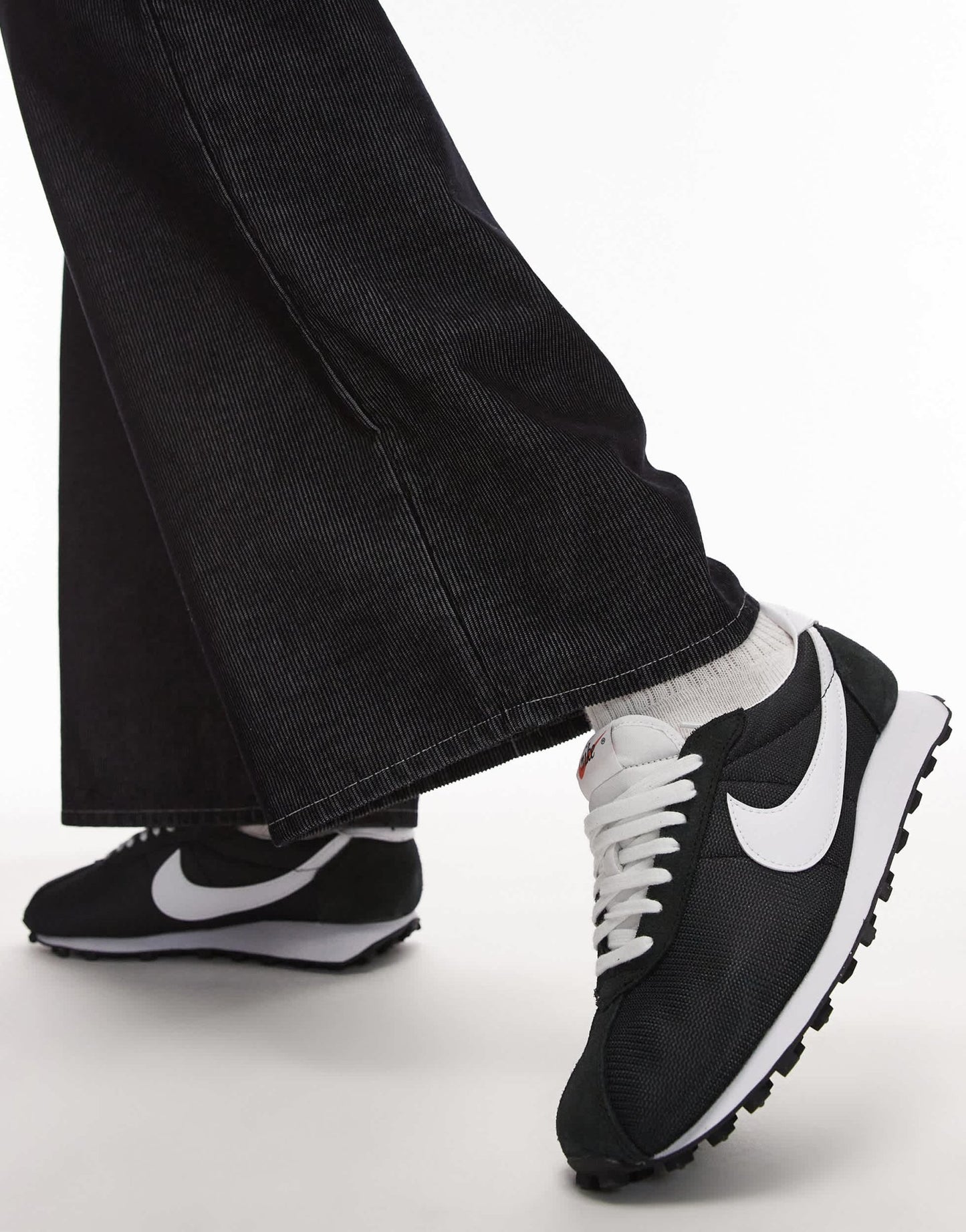 Nike LD-1000 trainers in black - ASOS Sample Sale