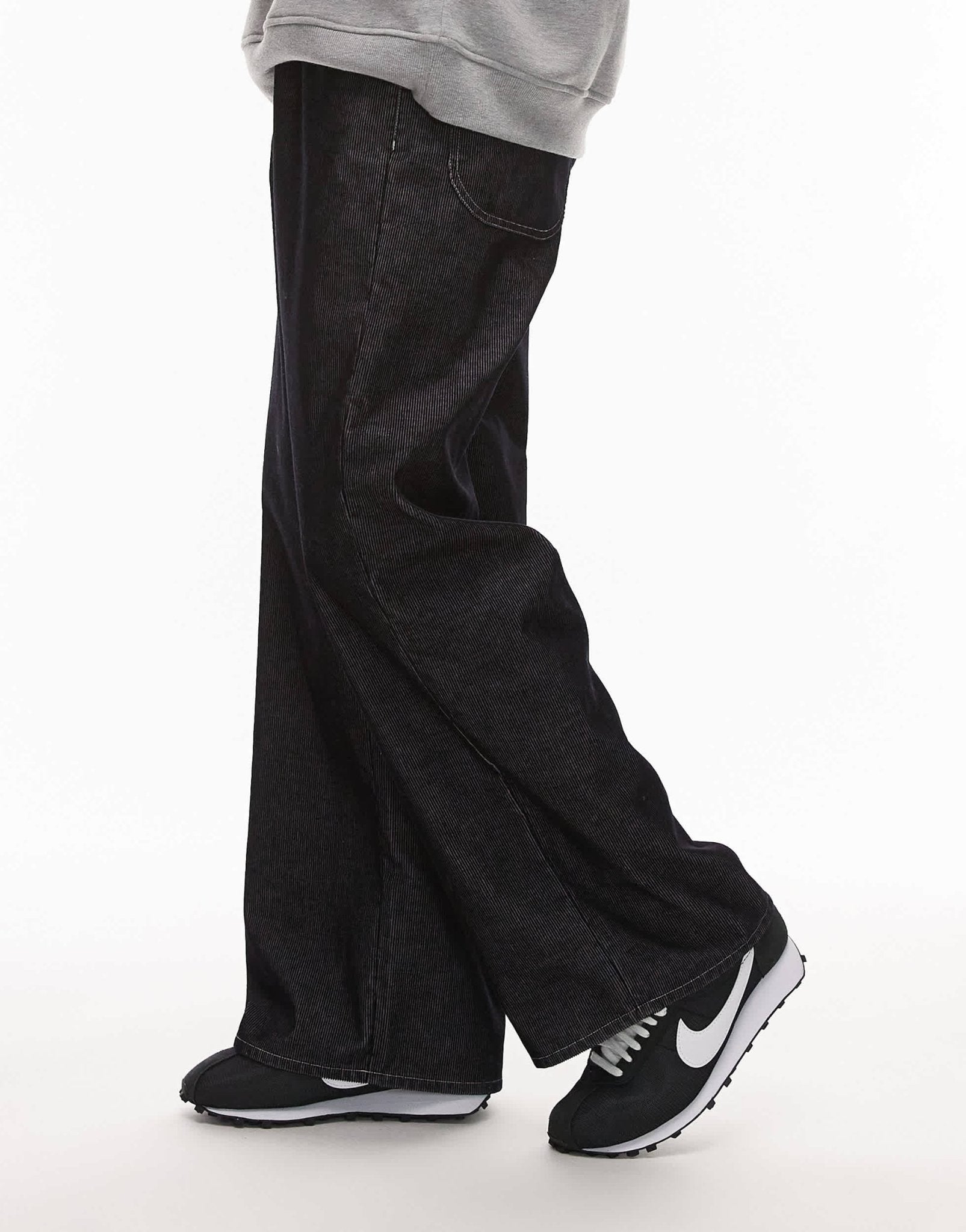 Nike LD-1000 trainers in black - ASOS Sample Sale
