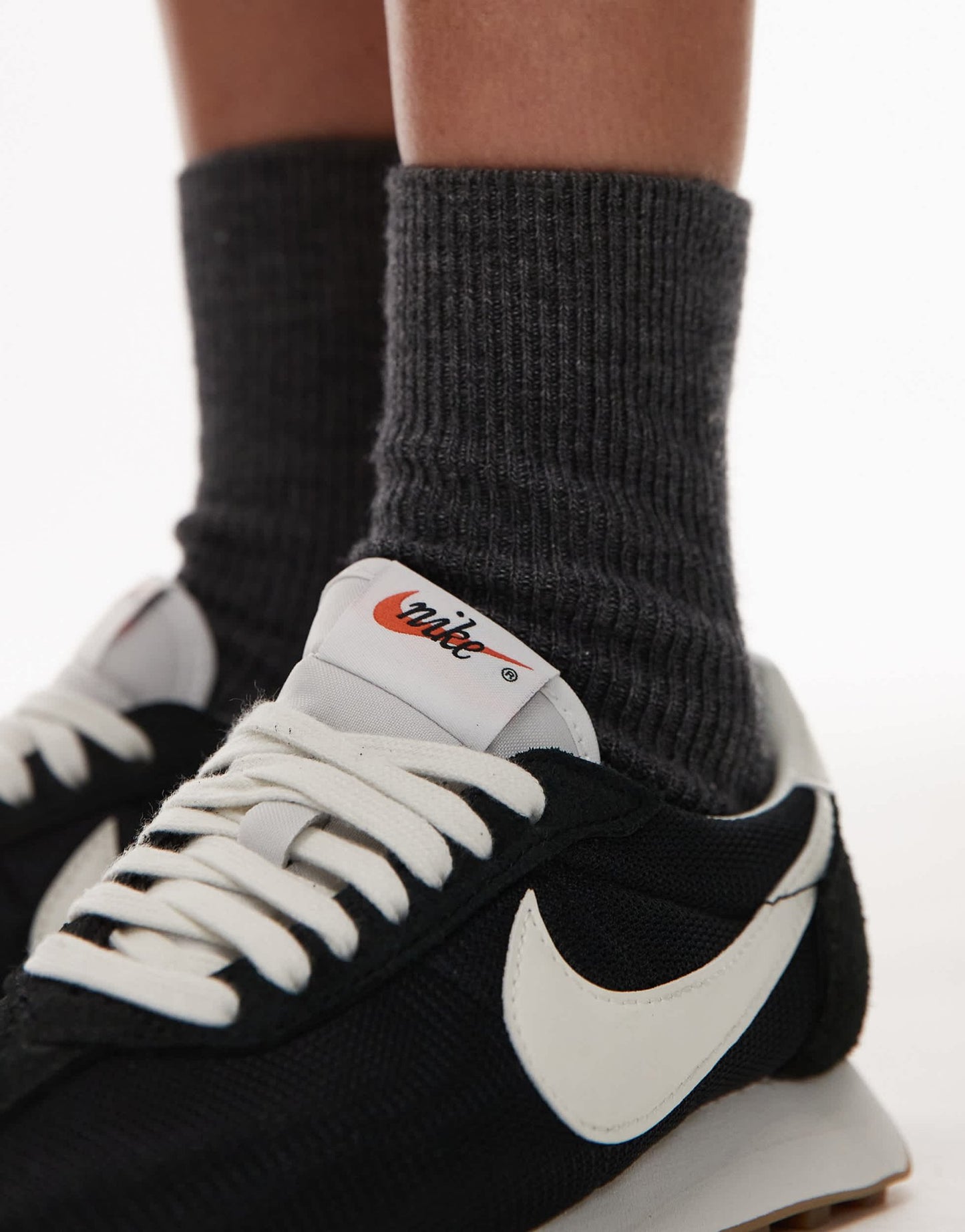 Nike LD-1000 unisex trainers in black and white - ASOS Sample Sale