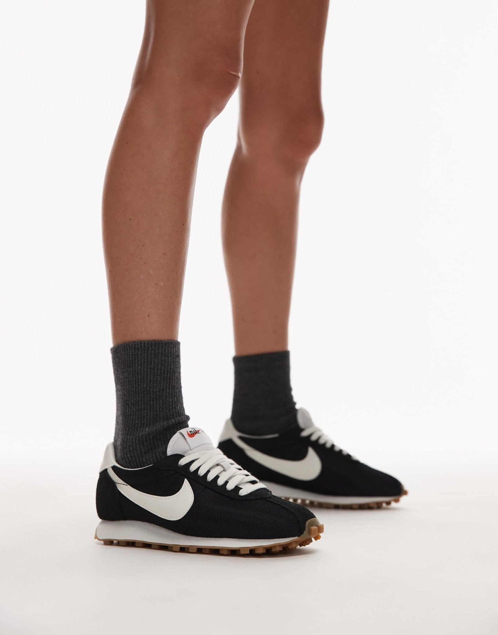 Nike LD-1000 unisex trainers in black and white - ASOS Sample Sale