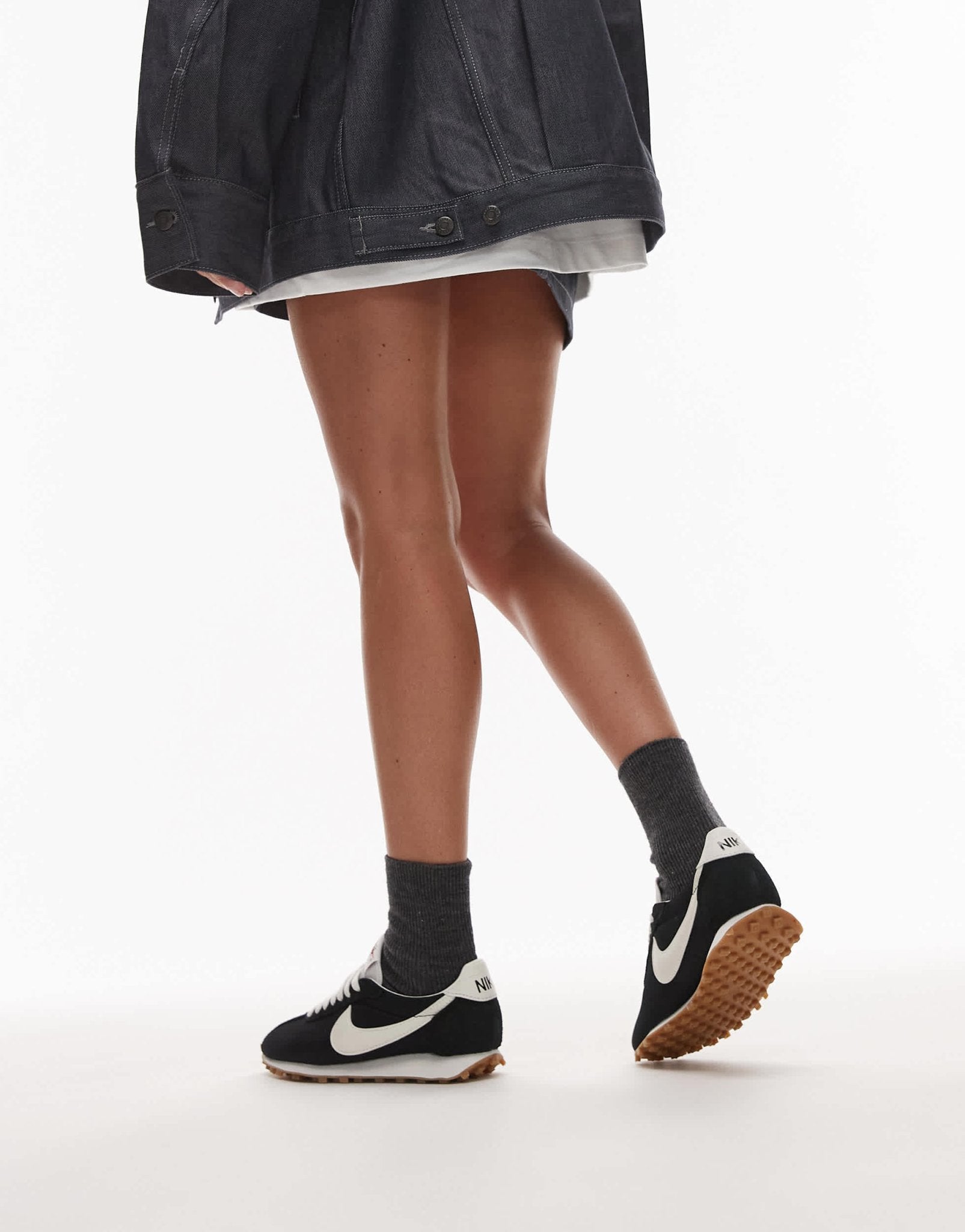 Nike LD-1000 unisex trainers in black and white - ASOS Sample Sale