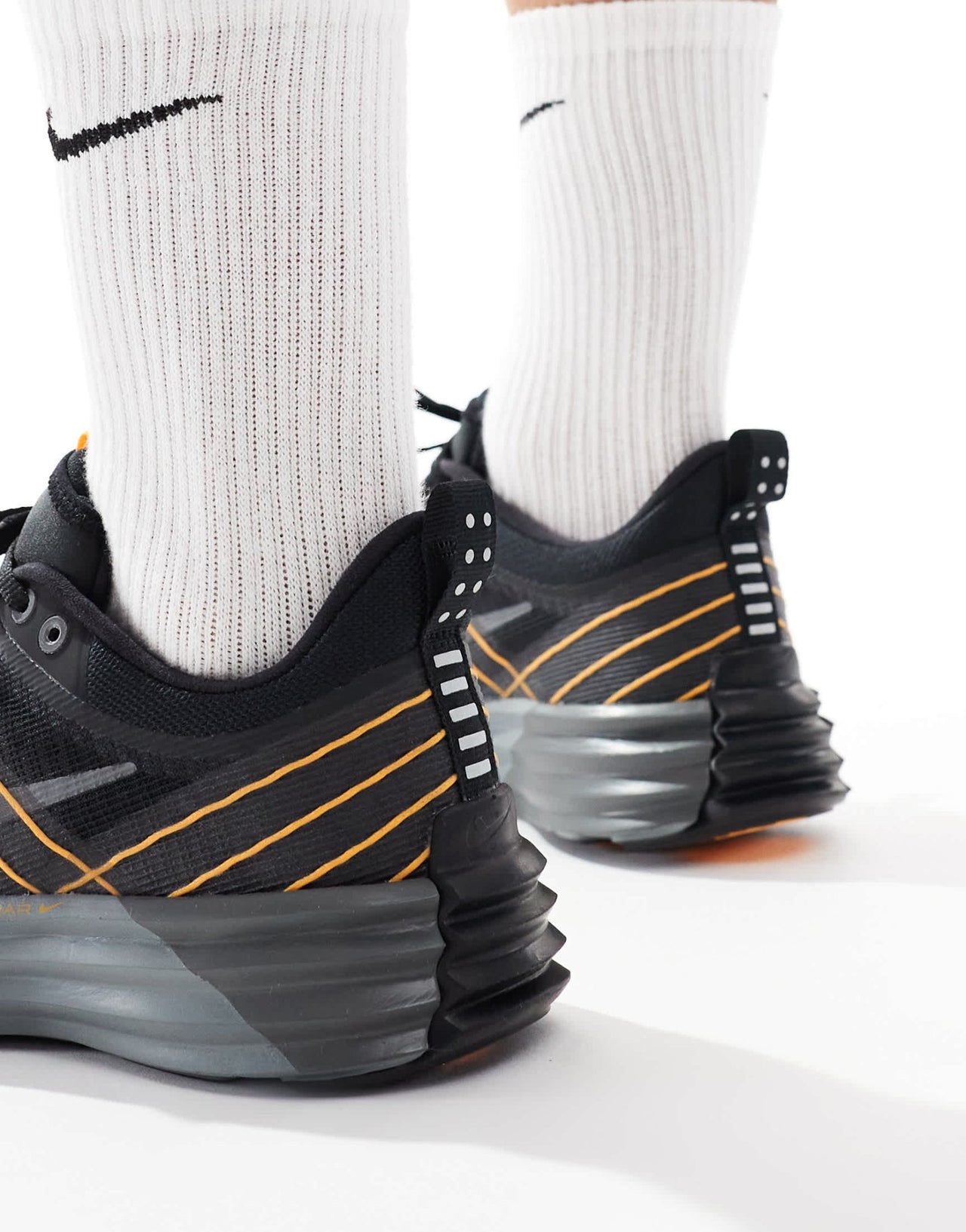 Nike Lunar Roam trainers in black and grey - ASOS Sample Sale