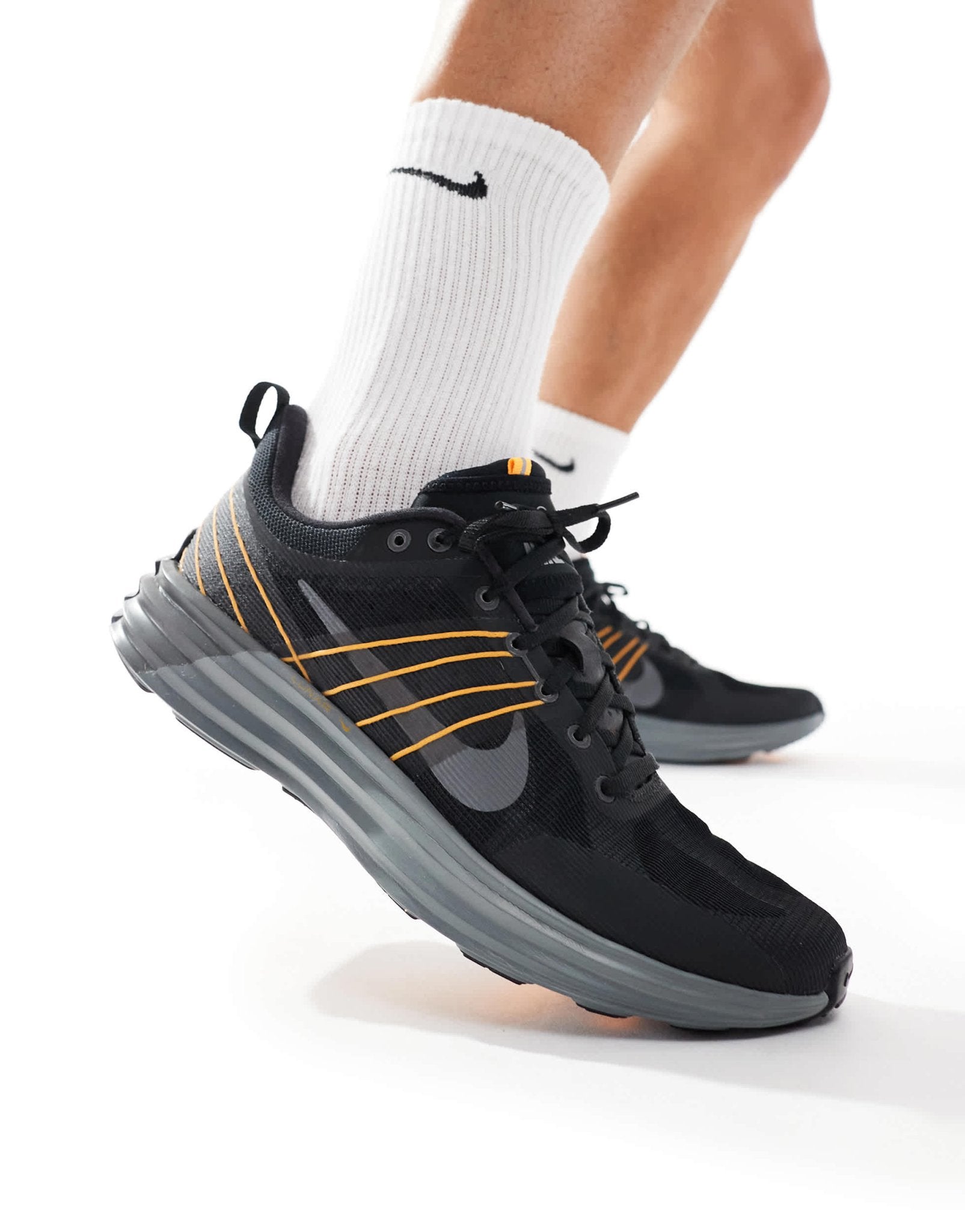 Nike Lunar Roam trainers in black and grey - ASOS Sample Sale