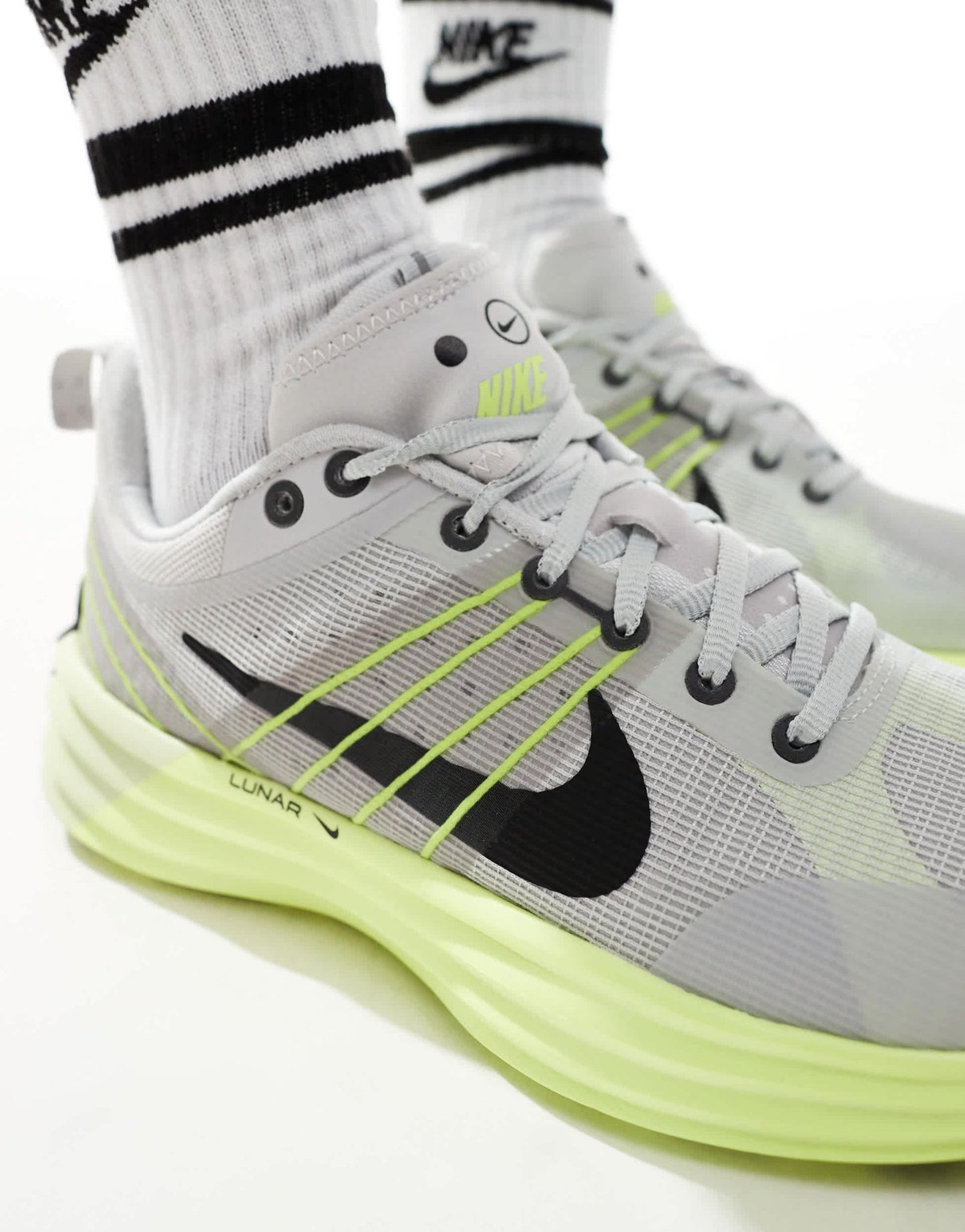 Nike Lunar Roam trainers in light grey and green - ASOS Sample Sale