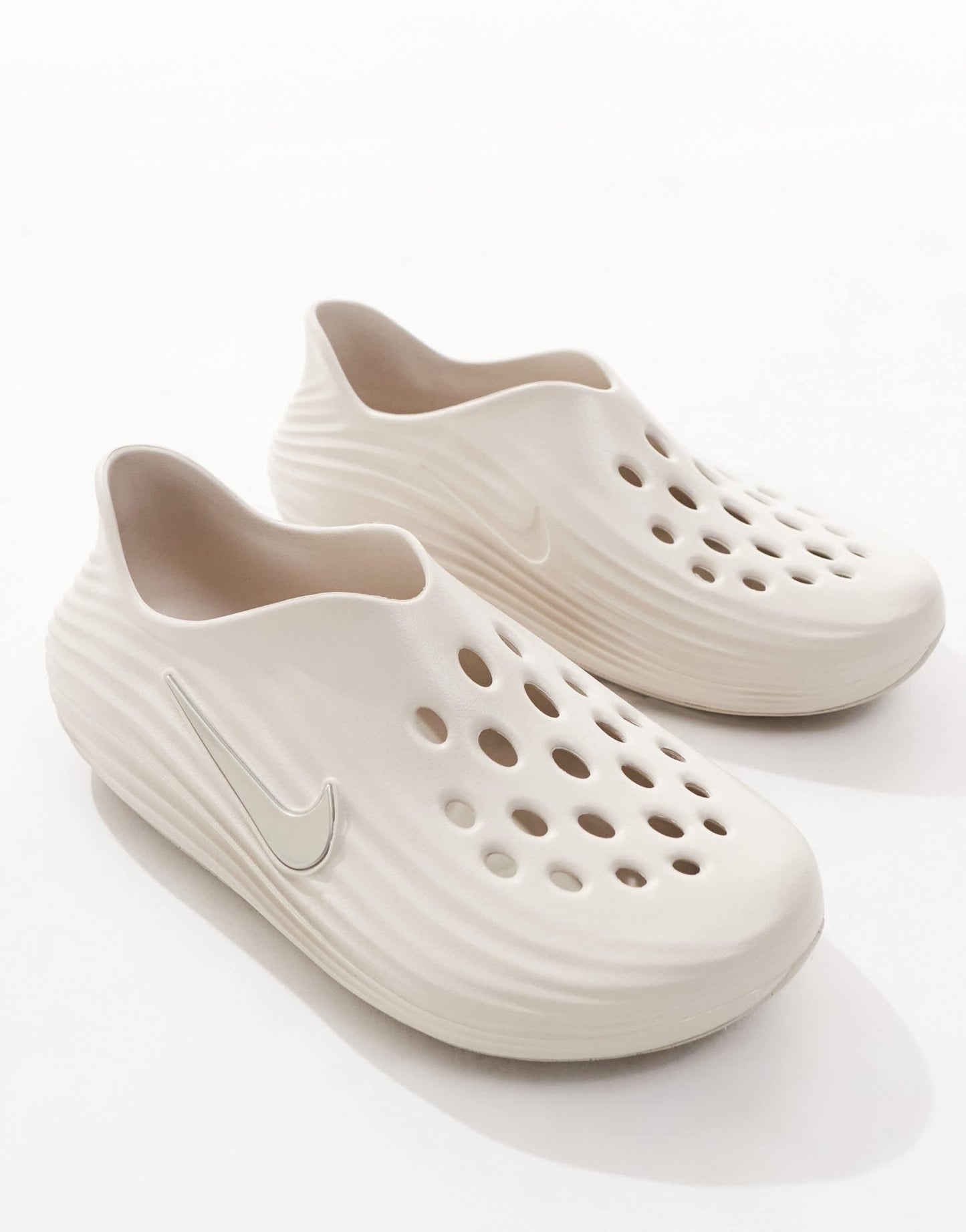 Nike Reactx sliders in off white - ASOS Sample Sale