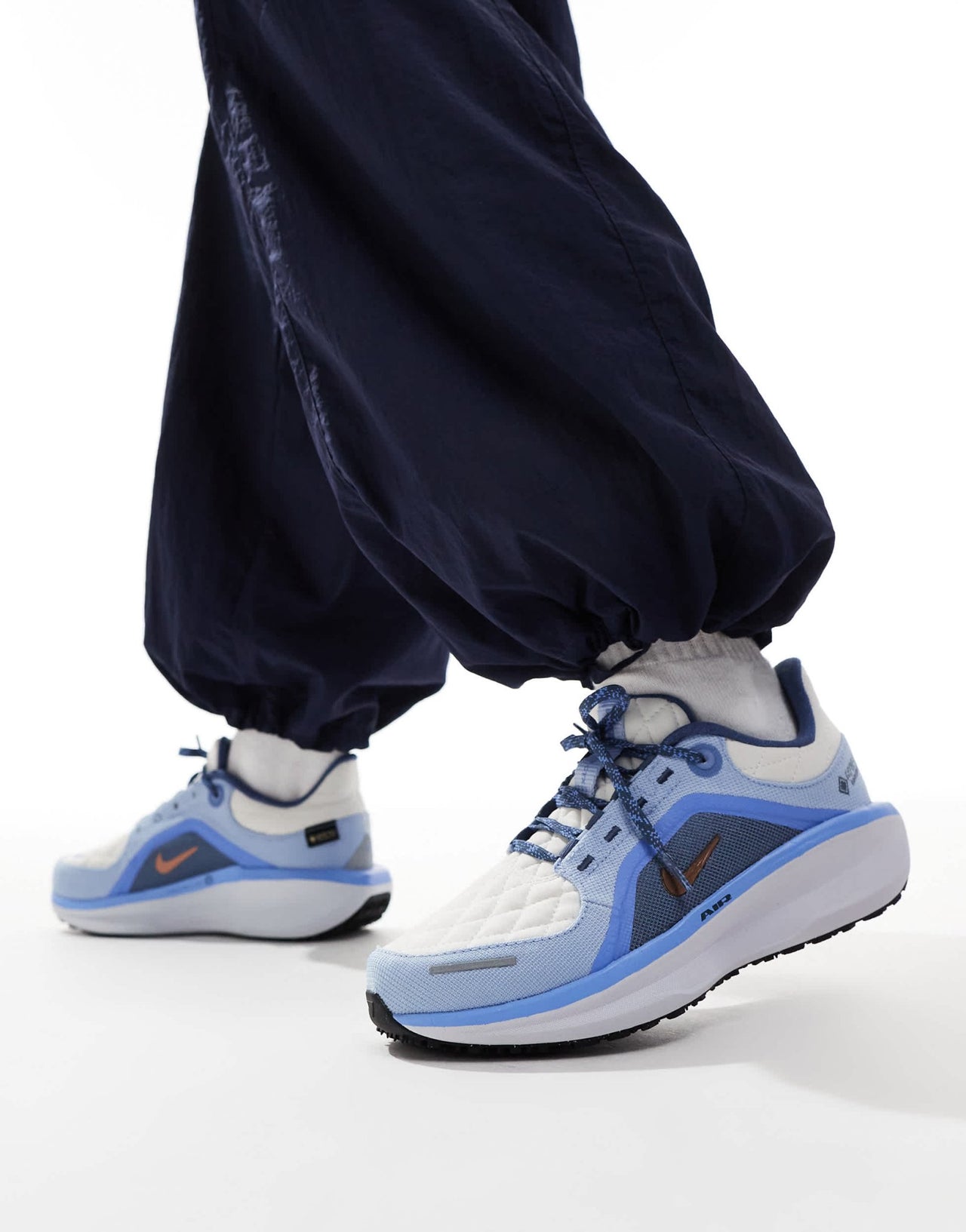 Nike Running Air Winflo 11 GORE - TEX trainers in grey and blue - ASOS Sample Sale